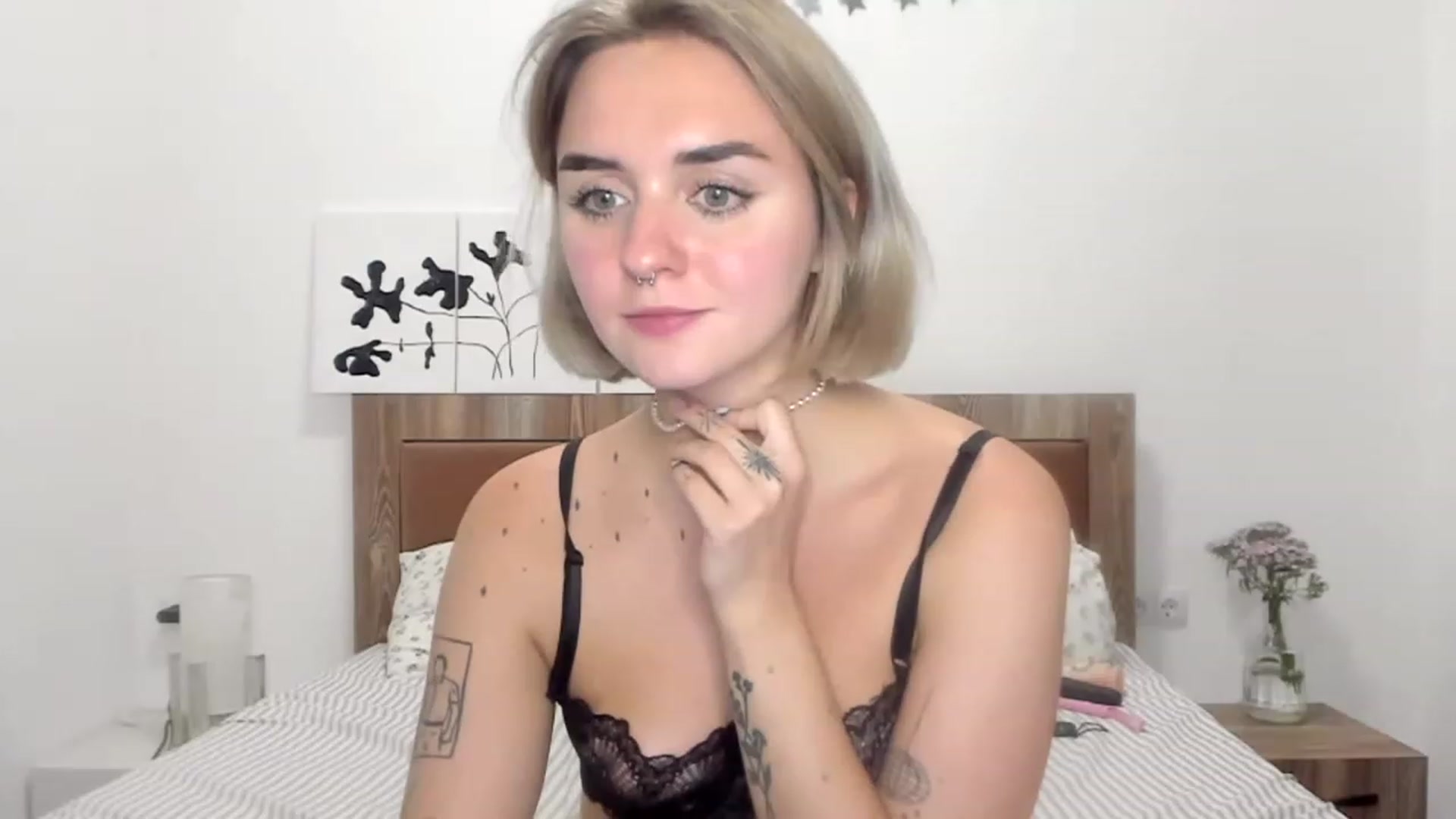 Gallery image thumbnail from JenniJill's myfreecams stream on, 04/18/2023, 16:23 image 12 of 20