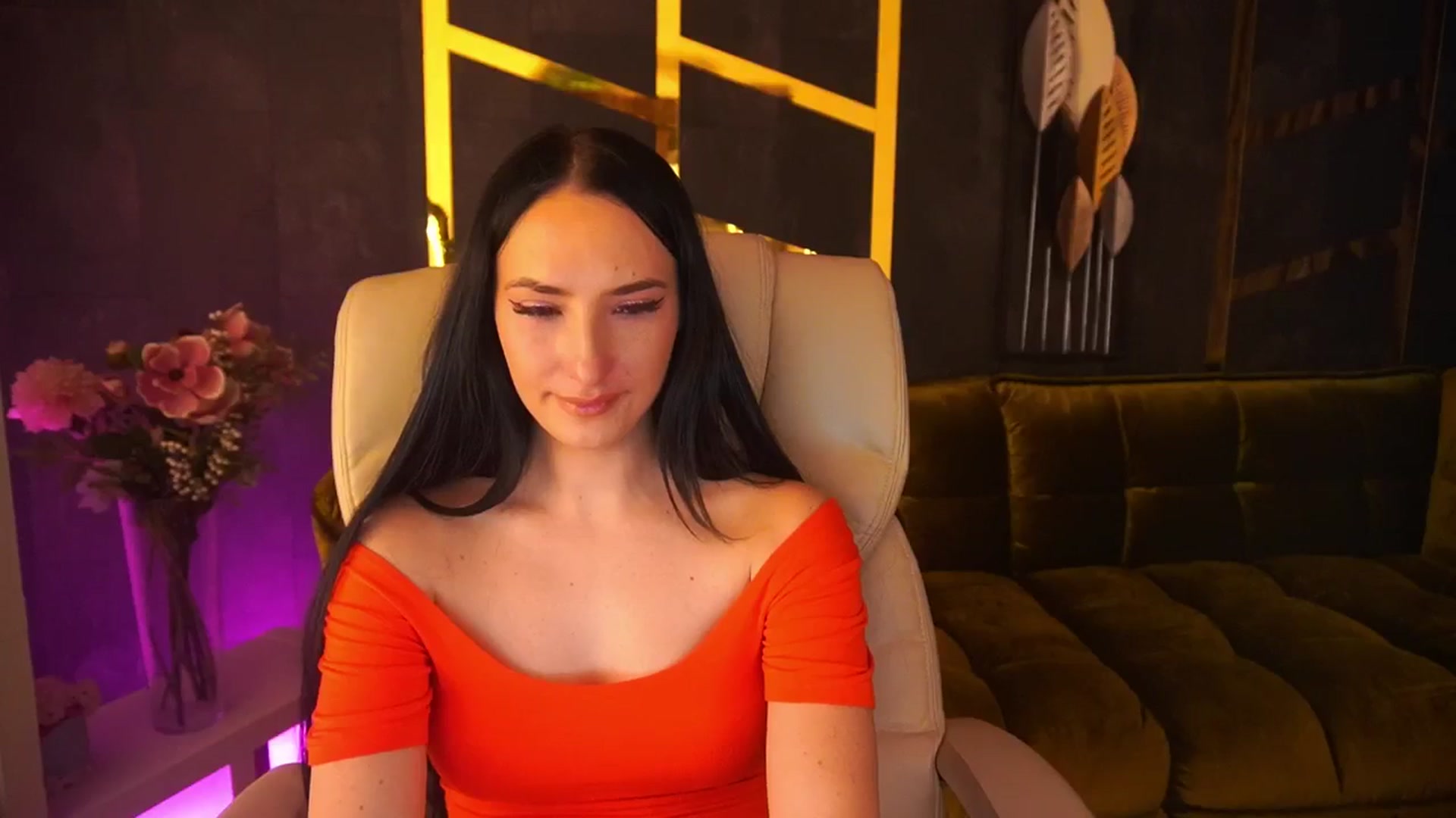Gallery image thumbnail from JennieLove's myfreecams stream on, 02/04/2024, 12:22 image 16 of 20