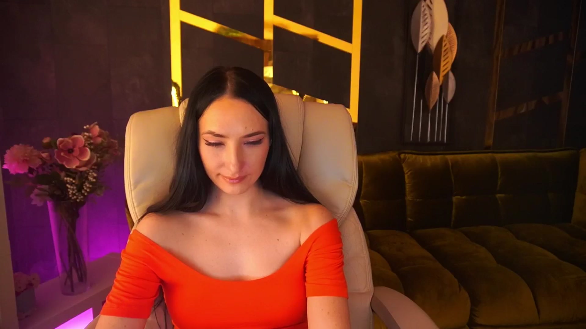 Gallery image thumbnail from JennieLove's myfreecams stream on, 02/04/2024, 12:22 image 15 of 20