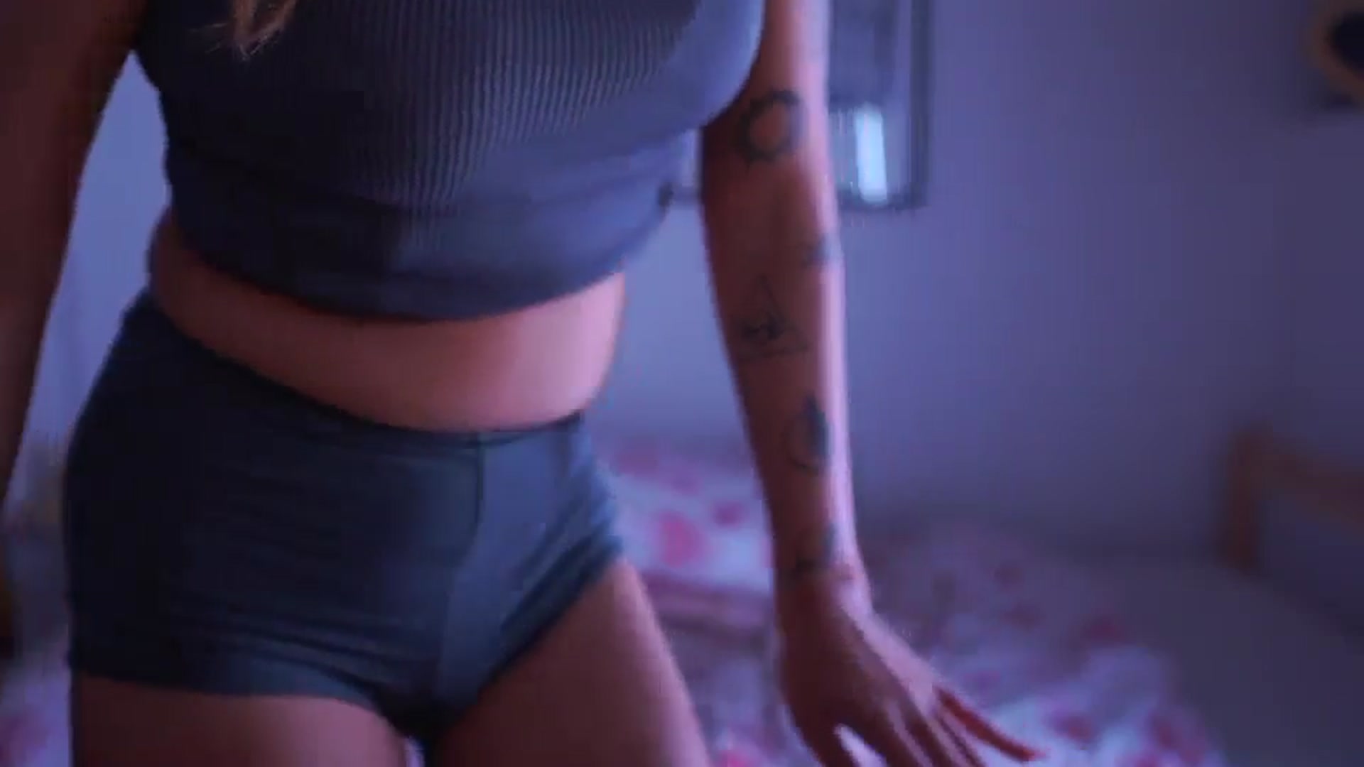 Gallery image thumbnail from Jennie__wells's myfreecams stream on, 05/18/2025, 02:34 image 12 of 20