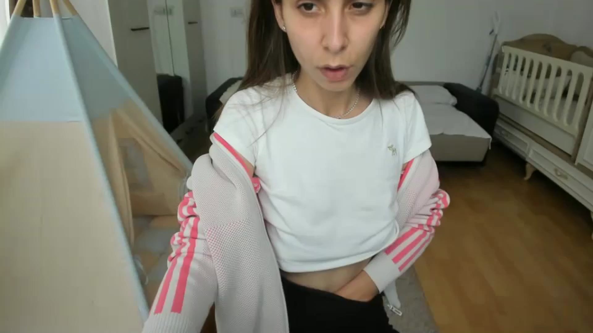 Gallery image thumbnail from JenniferBuril's myfreecams stream on, 05/20/2024, 09:34 image 1 of 20