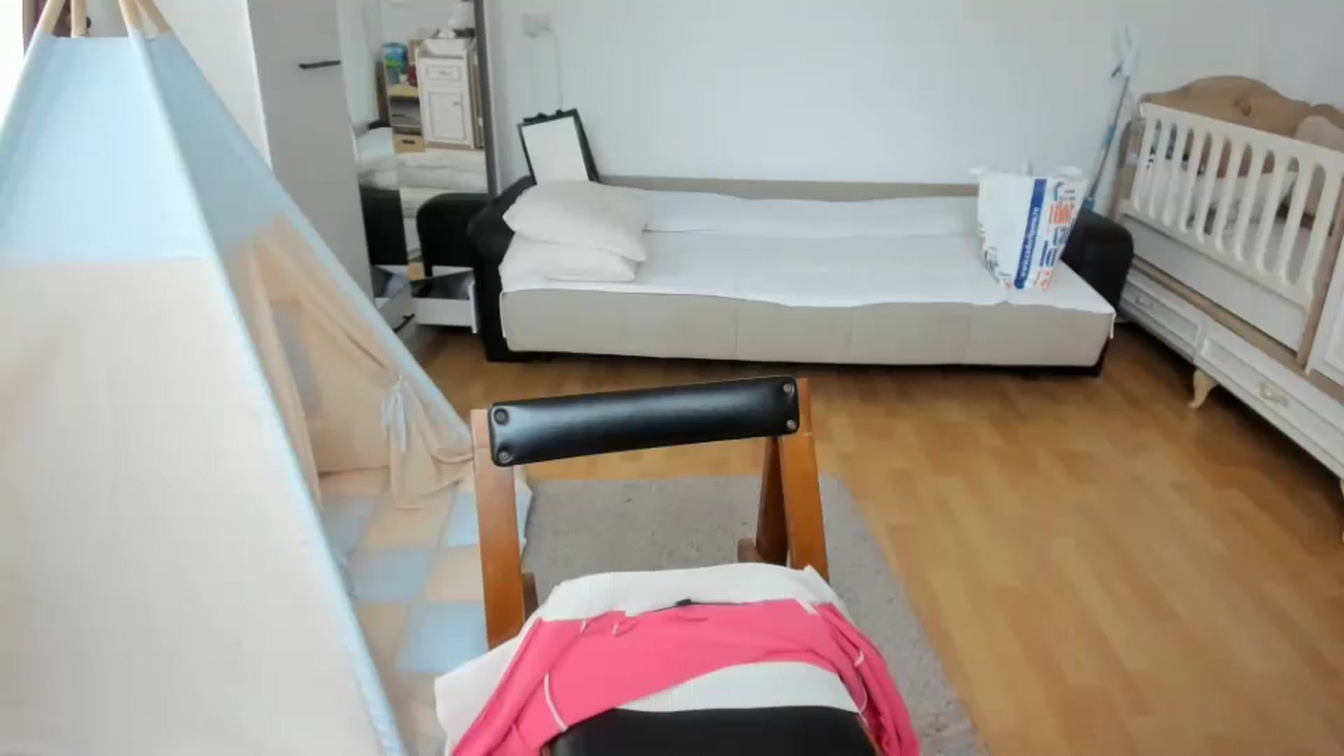 Gallery image thumbnail from JenniferBuril's myfreecams stream on, 05/20/2024, 12:53 image 17 of 20