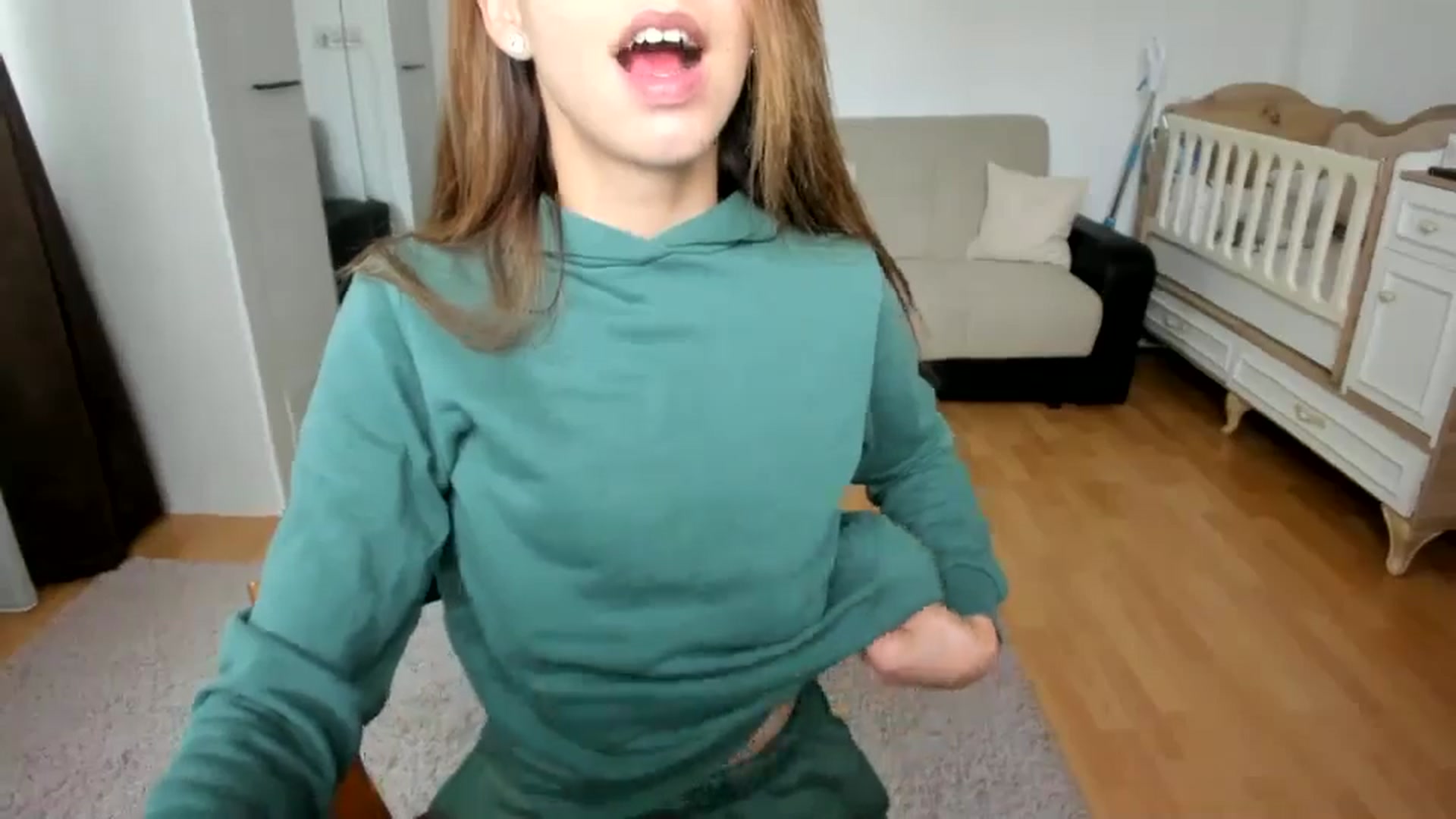 Gallery image thumbnail from JenniferBuril's myfreecams stream on, 09/16/2024, 12:54 image 13 of 20