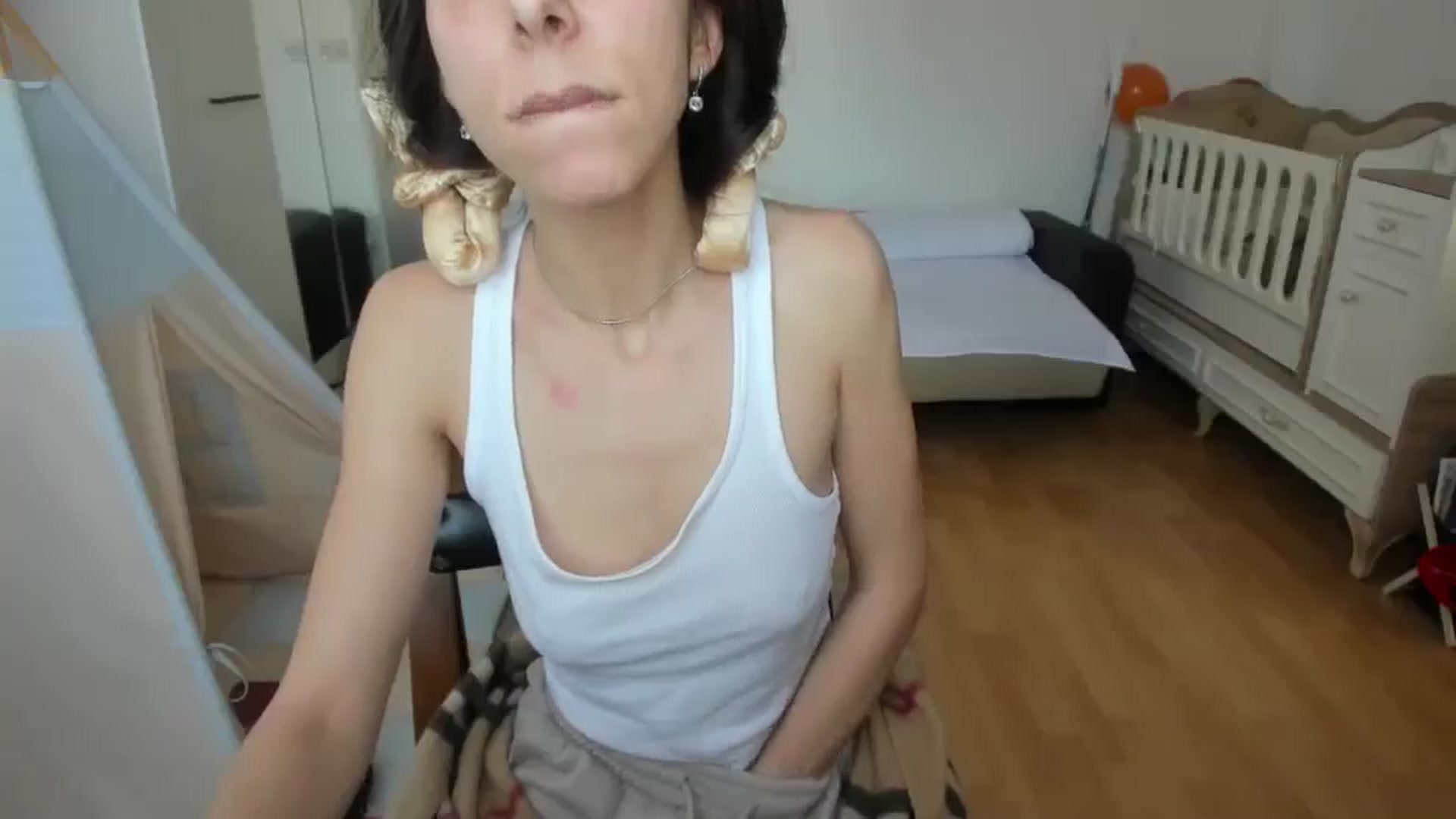 Gallery image thumbnail from JenniferBuril's myfreecams stream on, 02/01/2025, 13:47 image 14 of 20