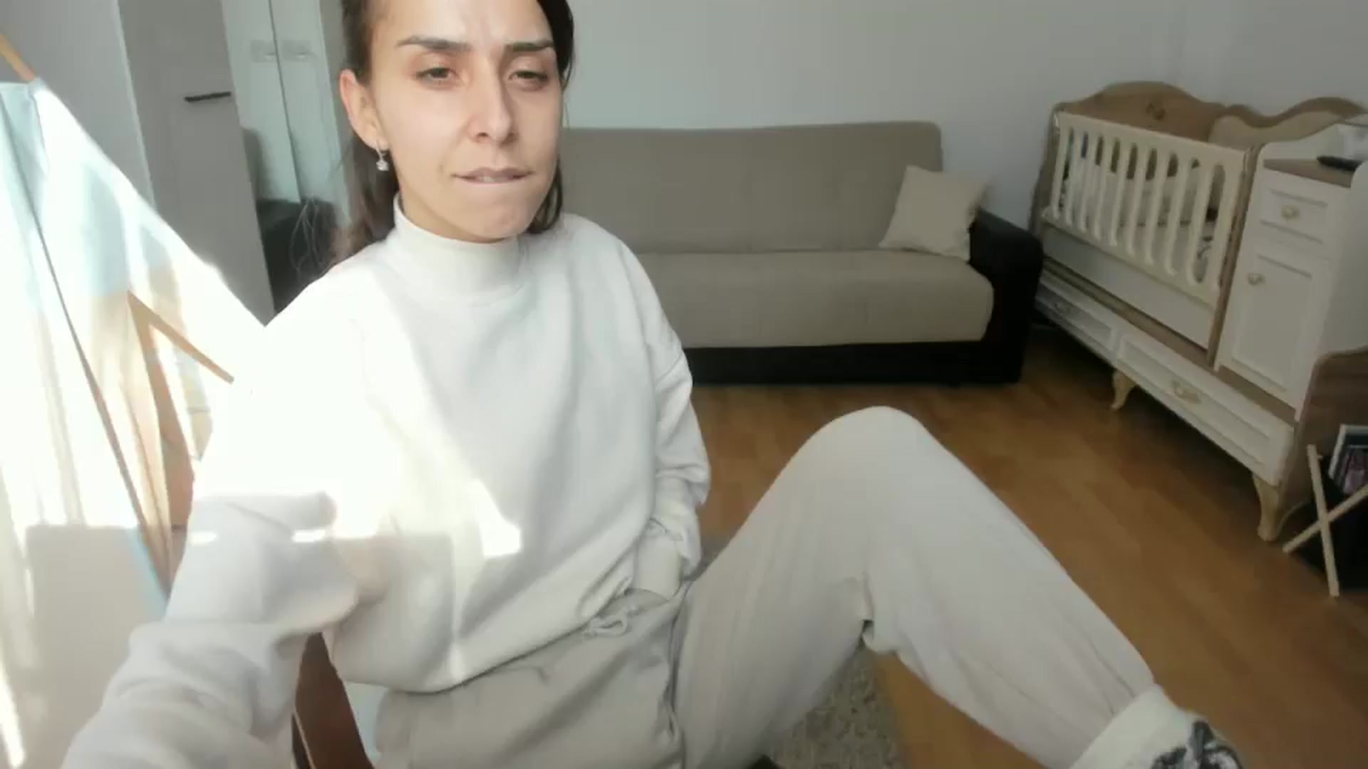 Gallery image thumbnail from JenniferBuril's myfreecams stream on, 02/24/2025, 08:25 image 17 of 20