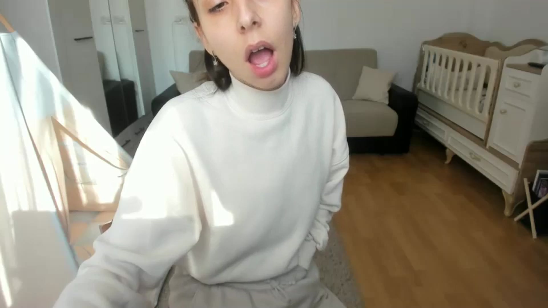 Gallery image thumbnail from JenniferBuril's myfreecams stream on, 02/24/2025, 08:25 image 19 of 20