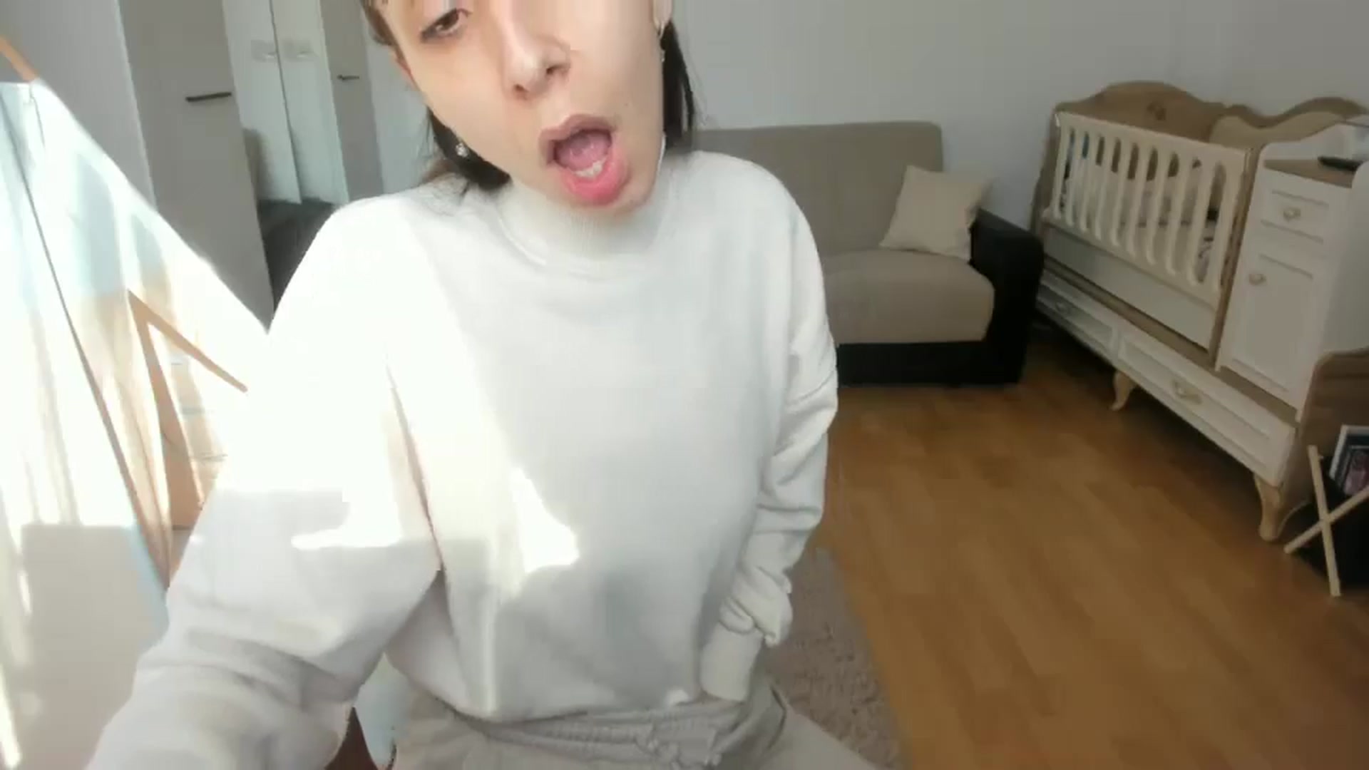 Gallery image thumbnail from JenniferBuril's myfreecams stream on, 02/24/2025, 08:25 image 15 of 20