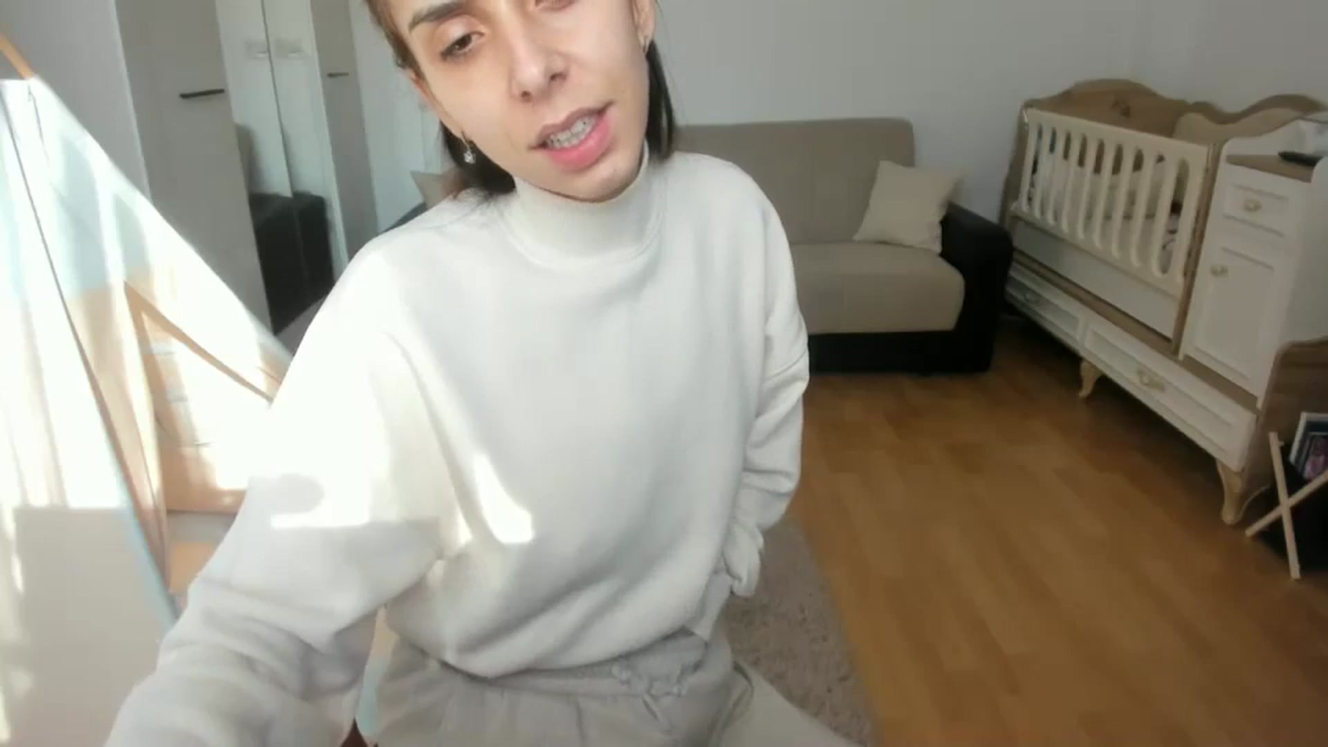 Gallery image thumbnail from JenniferBuril's myfreecams stream on, 02/24/2025, 08:25 image 12 of 20