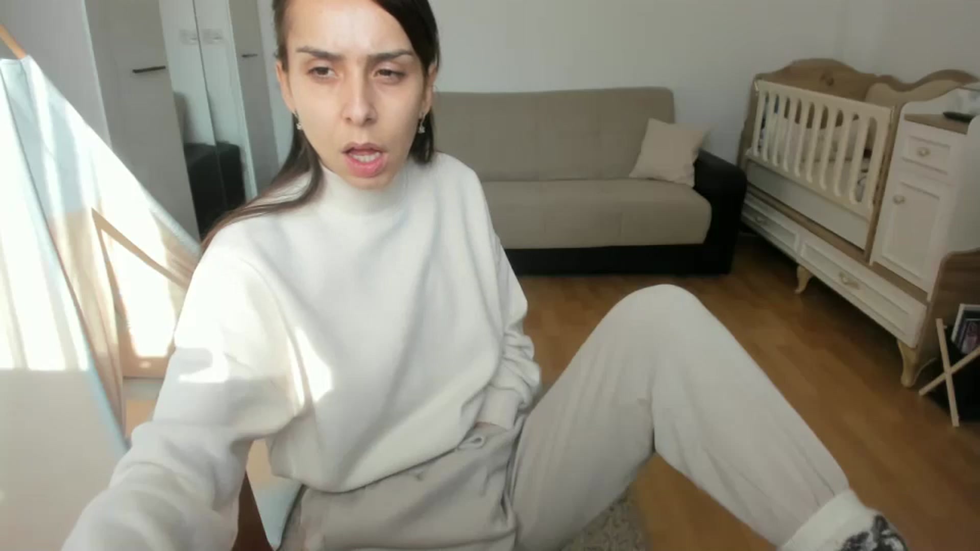 Gallery image thumbnail from JenniferBuril's myfreecams stream on, 02/24/2025, 08:25 image 2 of 20