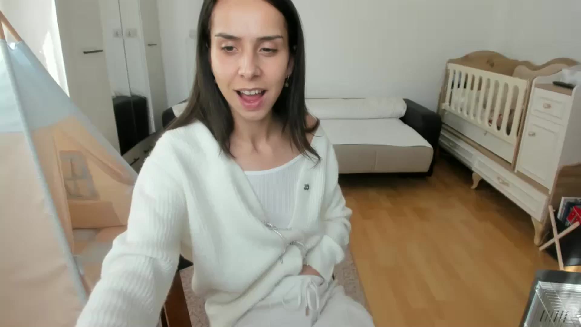 Gallery image thumbnail from JenniferBuril's myfreecams stream on, 03/09/2025, 13:17 image 7 of 20