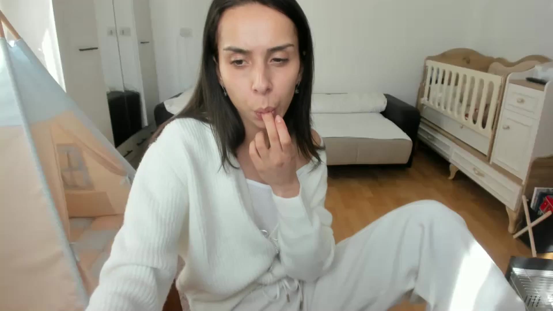 Gallery image thumbnail from JenniferBuril's myfreecams stream on, 03/09/2025, 13:17 image 8 of 20
