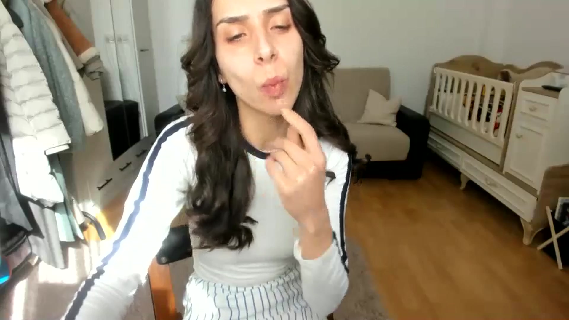 Gallery image thumbnail from JenniferBuril's myfreecams stream on, 03/13/2025, 08:44 image 6 of 20