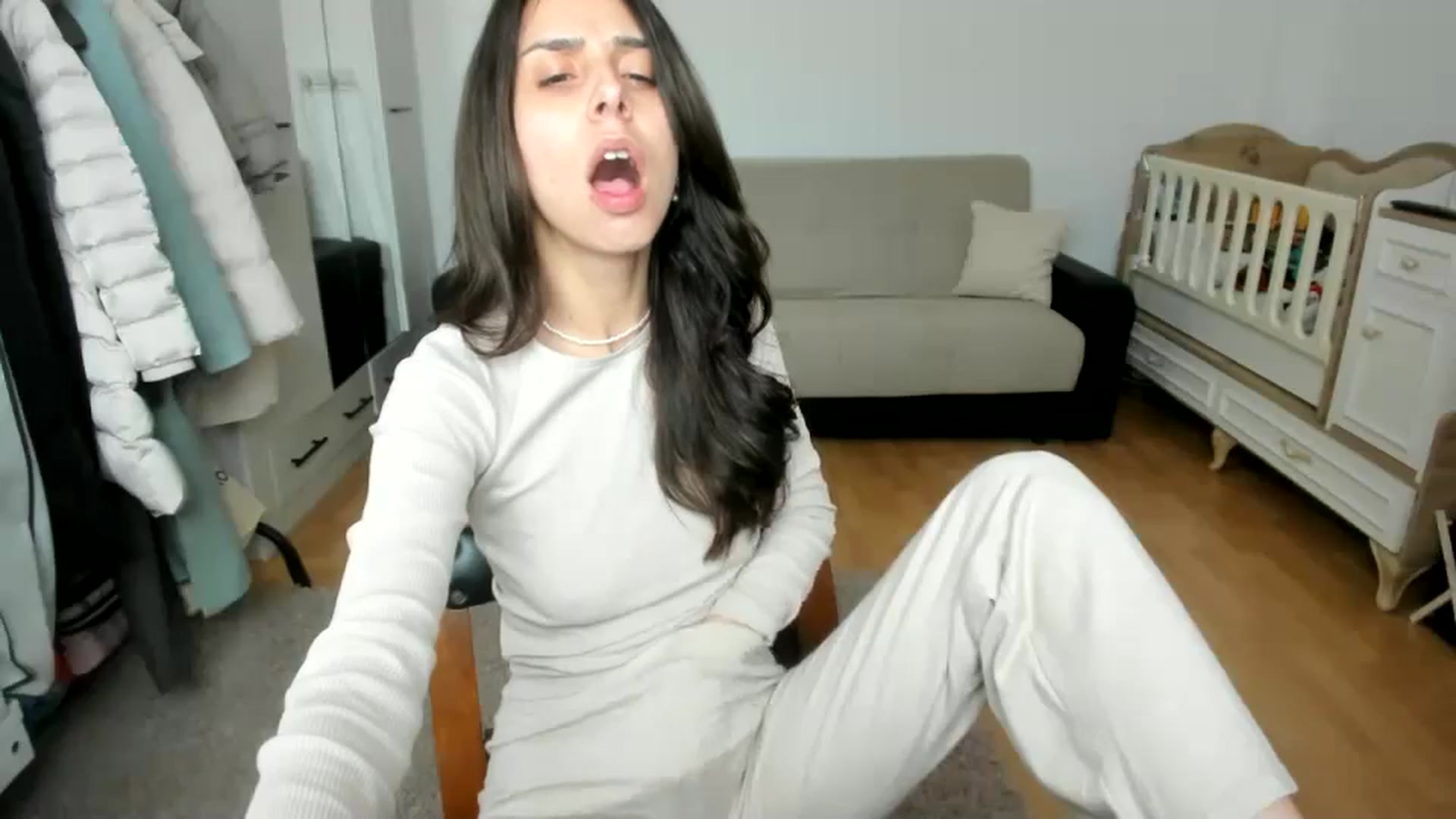 Gallery image thumbnail from JenniferBuril's myfreecams stream on, 03/18/2025, 10:52 image 17 of 20