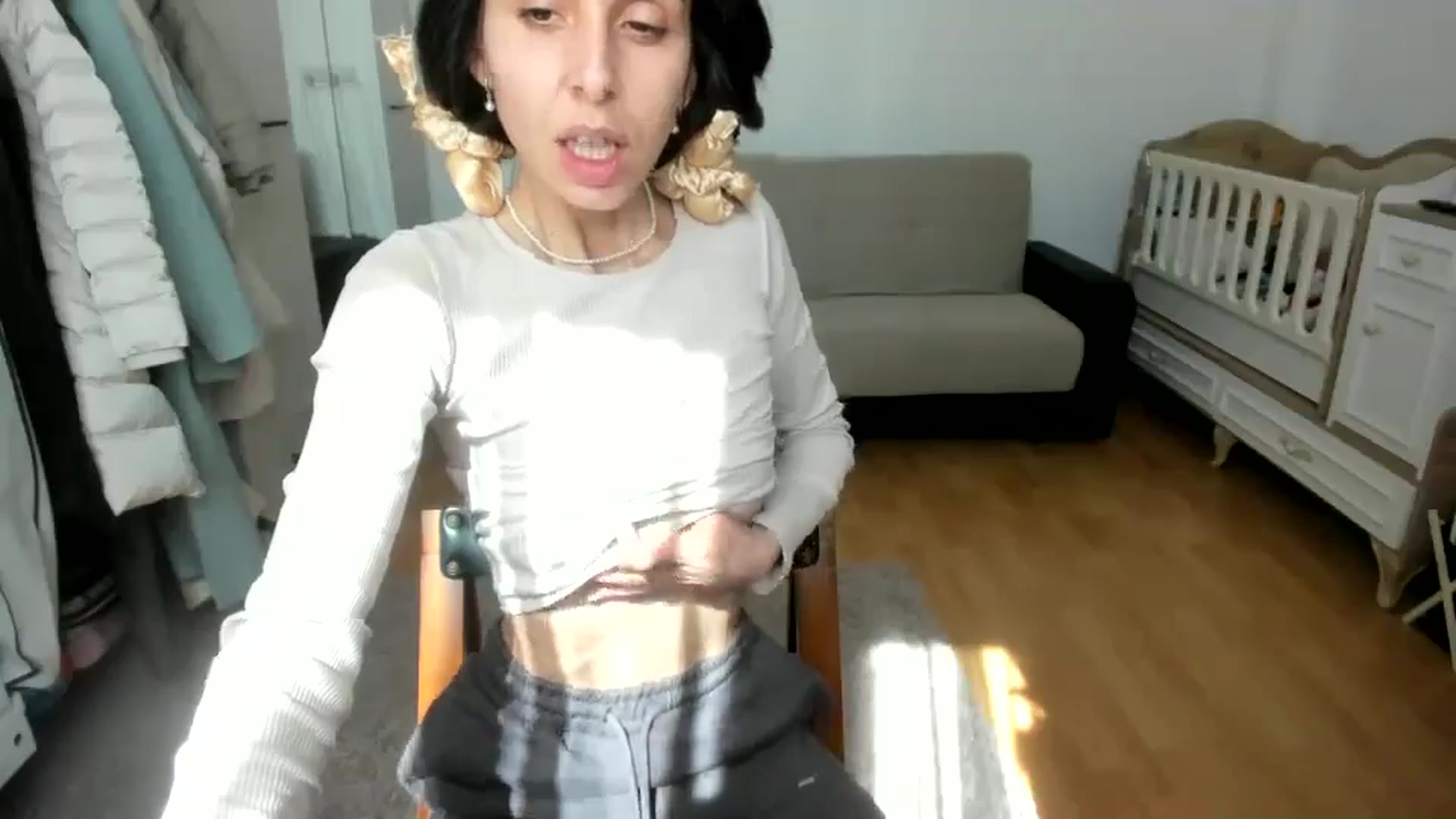 Gallery image thumbnail from JenniferBuril's myfreecams stream on, 03/19/2025, 10:49 image 18 of 20