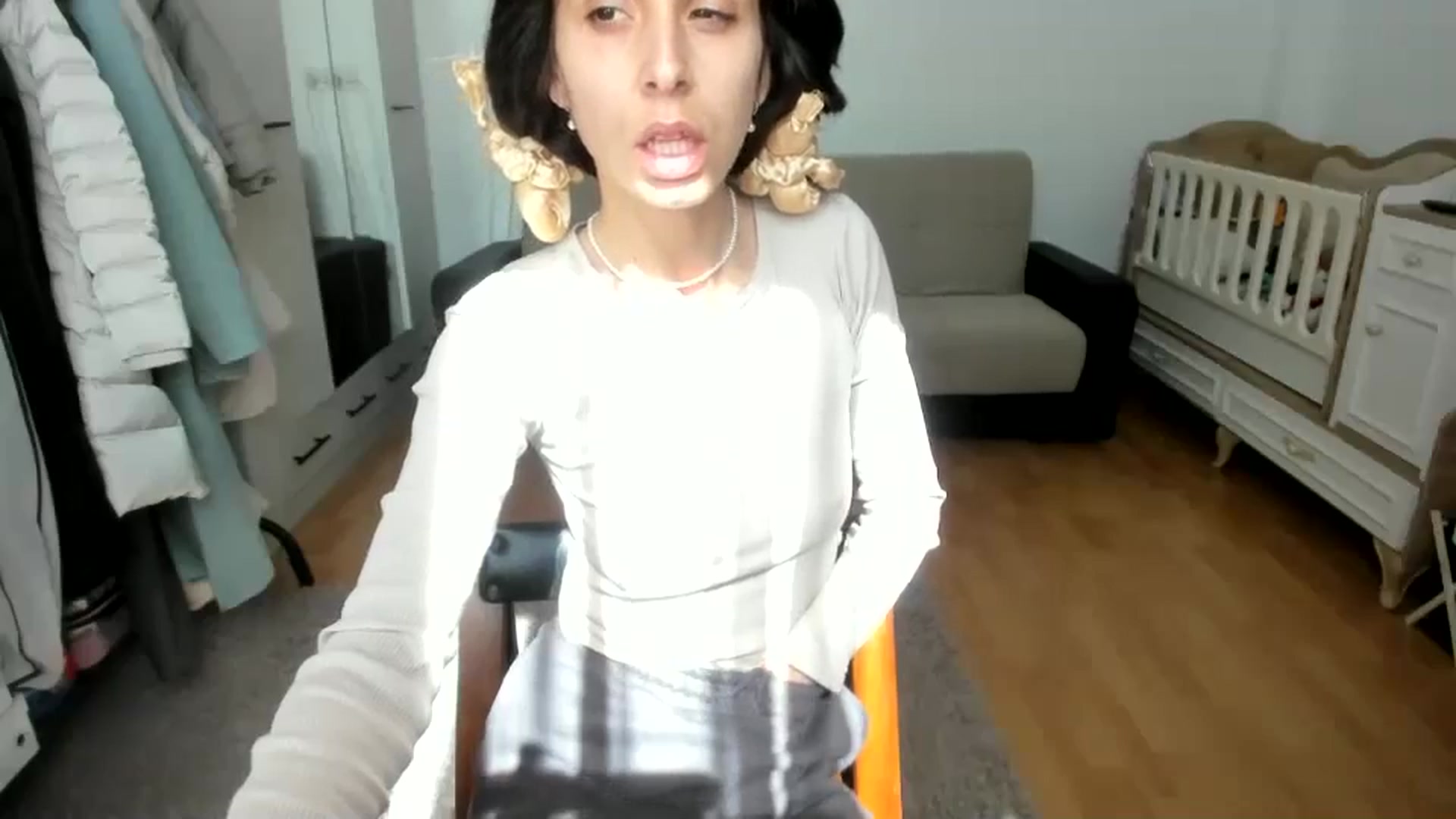 Gallery image thumbnail from JenniferBuril's myfreecams stream on, 03/19/2025, 10:49 image 6 of 20