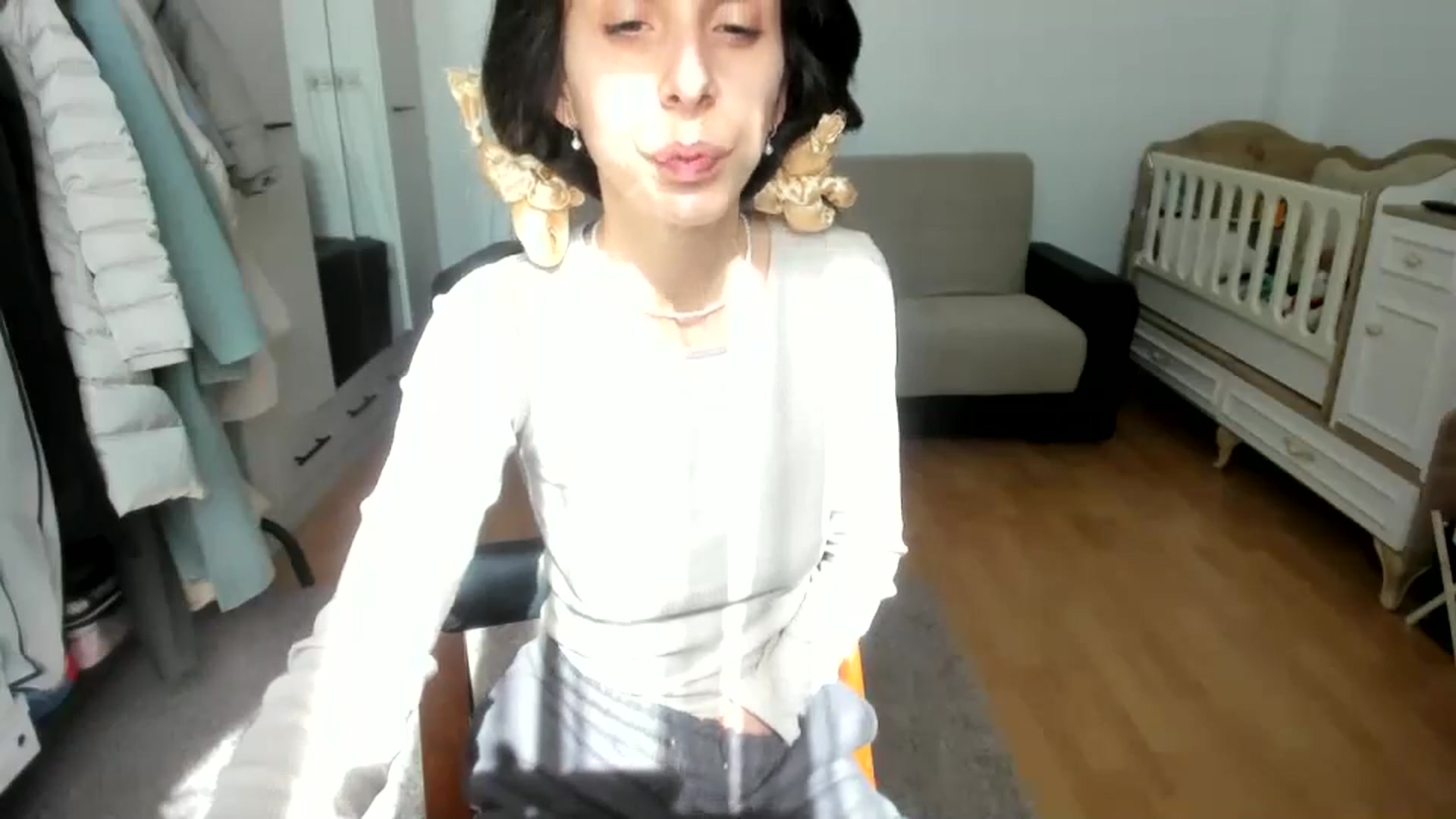 Gallery image thumbnail from JenniferBuril's myfreecams stream on, 03/19/2025, 10:49 image 4 of 20
