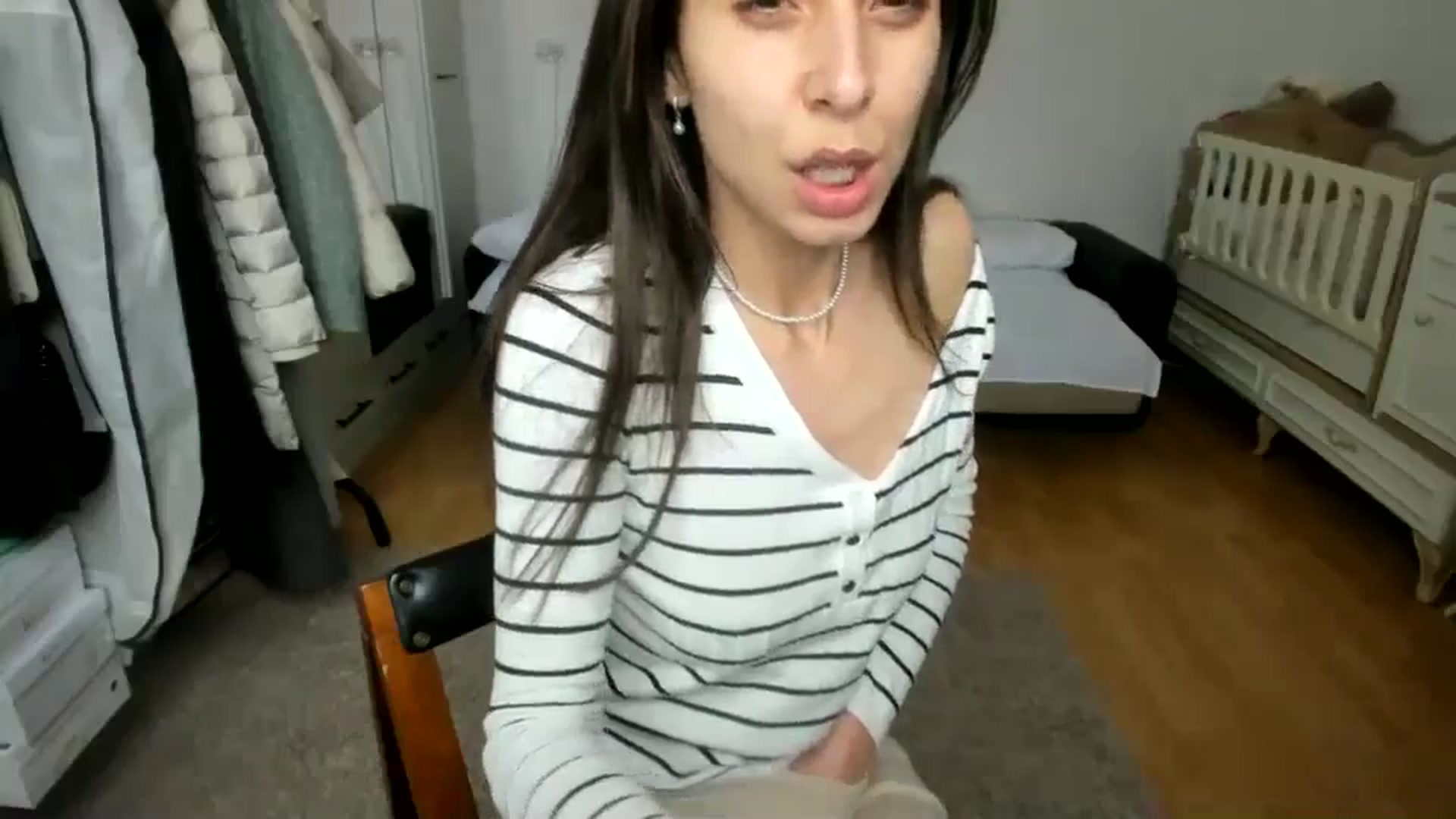 Gallery image thumbnail from JenniferBuril's myfreecams stream on, 03/23/2025, 13:38 image 3 of 20