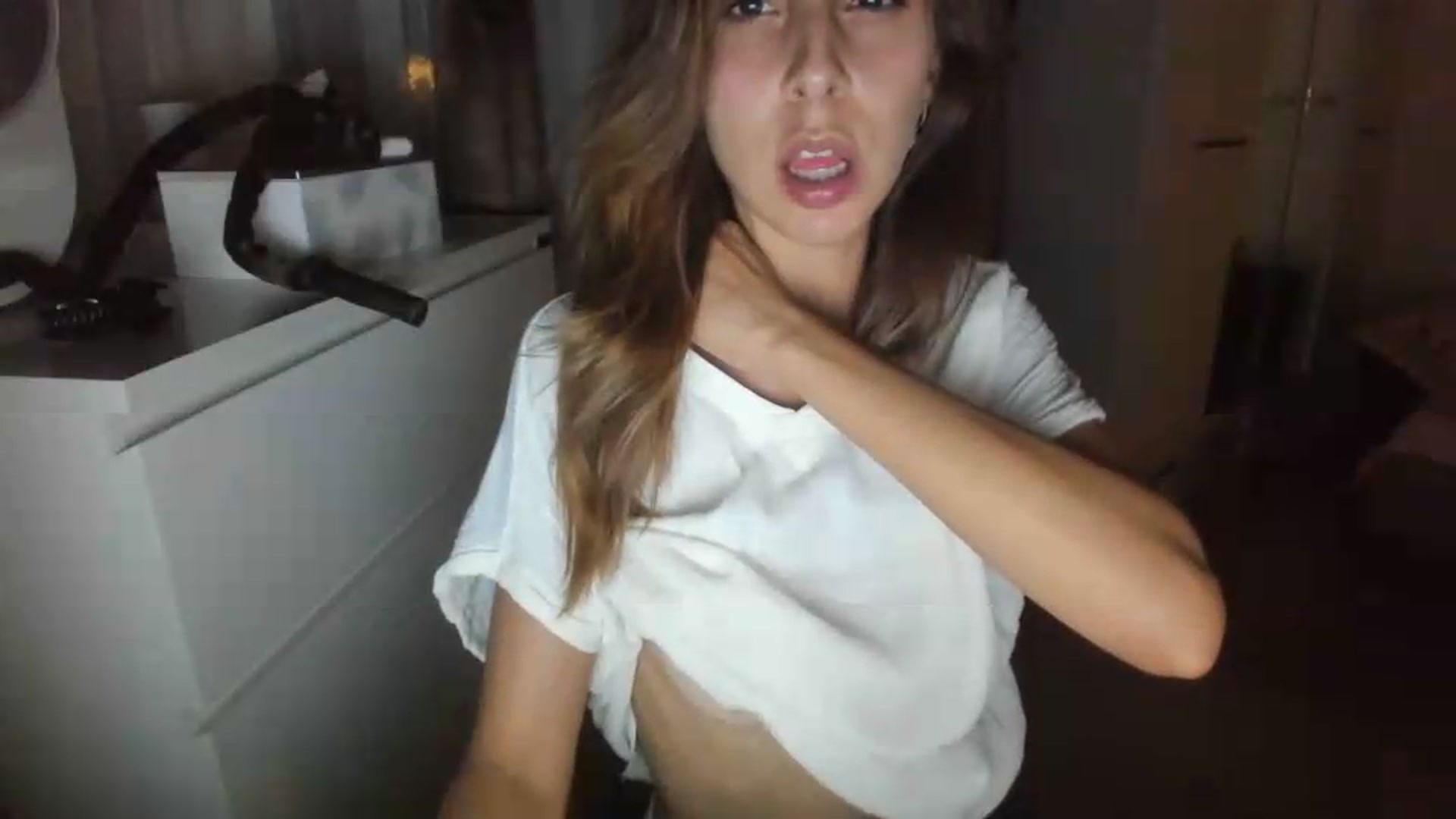 Gallery image thumbnail from JenniferBuril's myfreecams stream on, 08/14/2026, 23:29 image 9 of 20