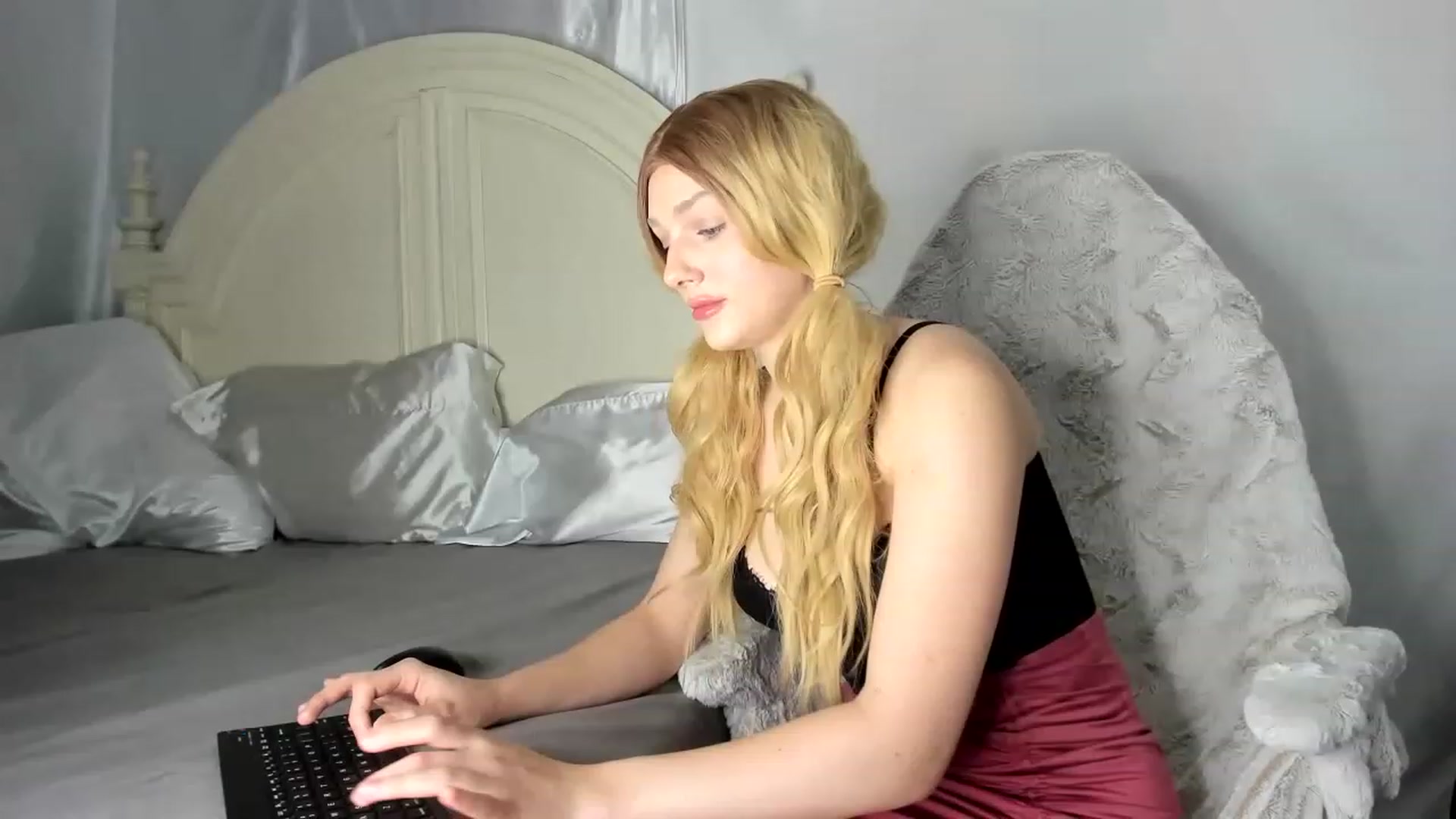 Gallery image thumbnail from JenniferLewis's myfreecams stream on, 04/28/2023, 02:59 image 3 of 20