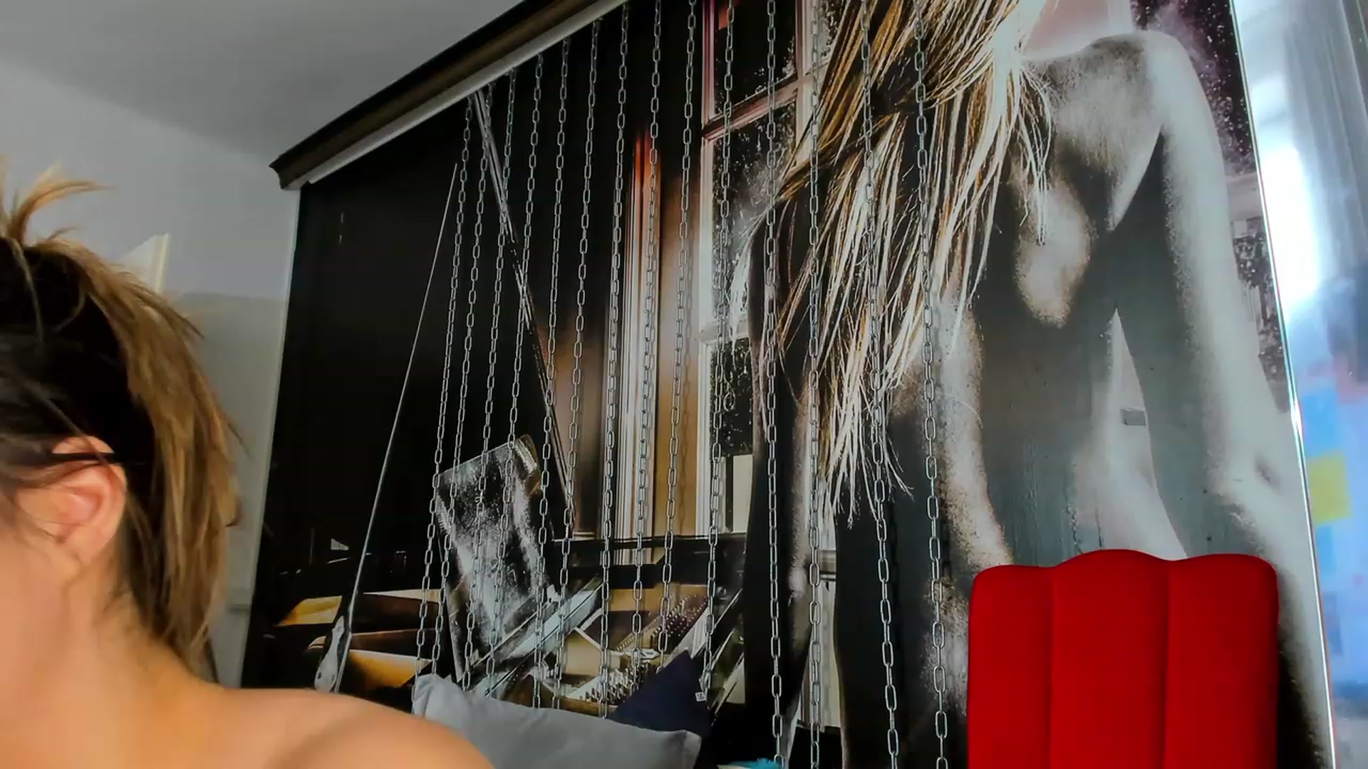 Gallery image thumbnail from JenniferLuvv's myfreecams stream on, 03/05/2023, 13:27 image 10 of 20