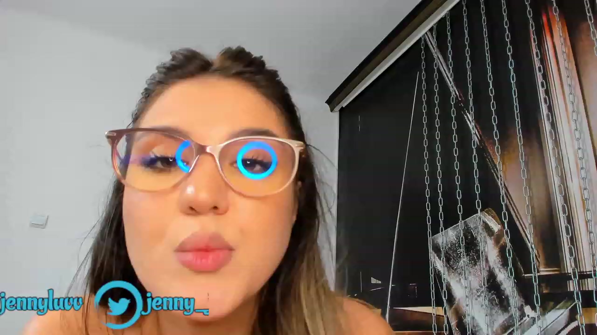 Gallery image thumbnail from JenniferLuvv's myfreecams stream on, 04/02/2023, 11:18 image 14 of 20