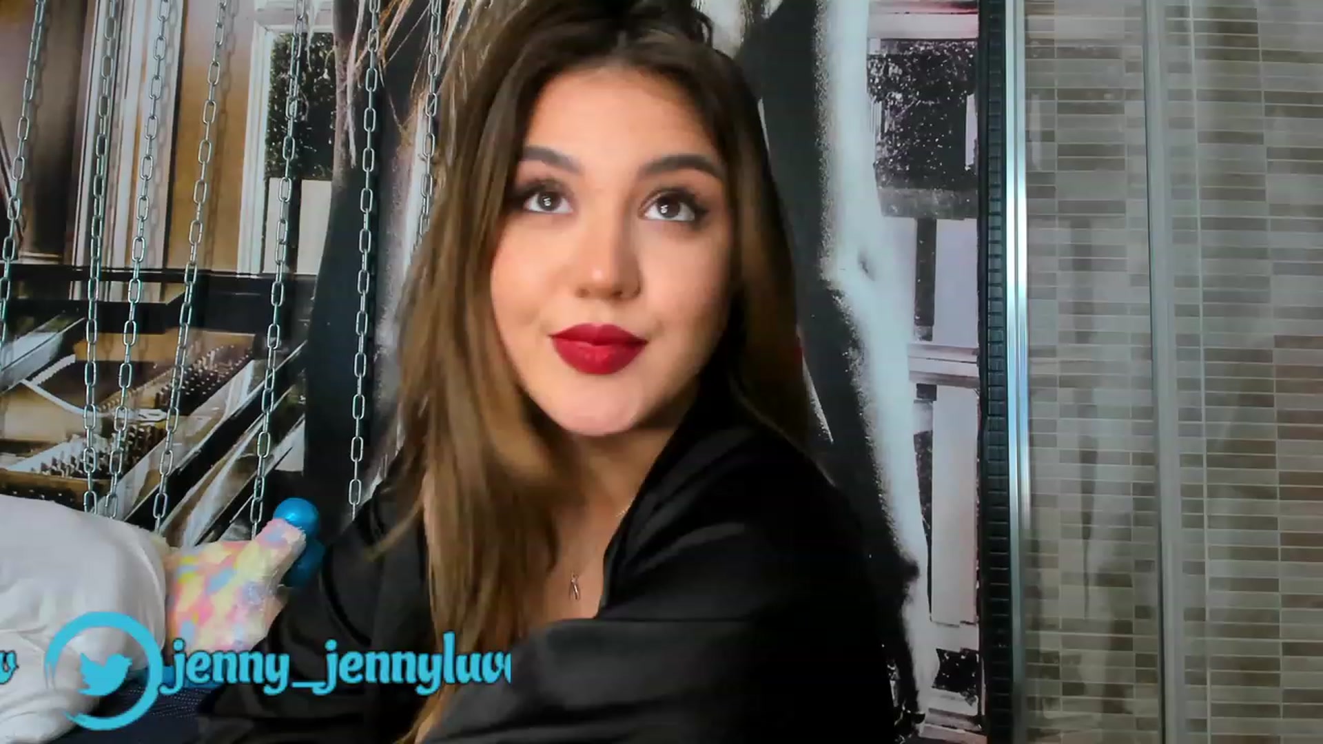Gallery image thumbnail from JenniferLuvv's myfreecams stream on, 04/25/2023, 10:12 image 20 of 20