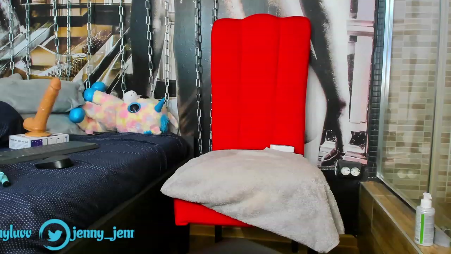 Gallery image thumbnail from JenniferLuvv's myfreecams stream on, 05/04/2023, 12:39 image 1 of 20
