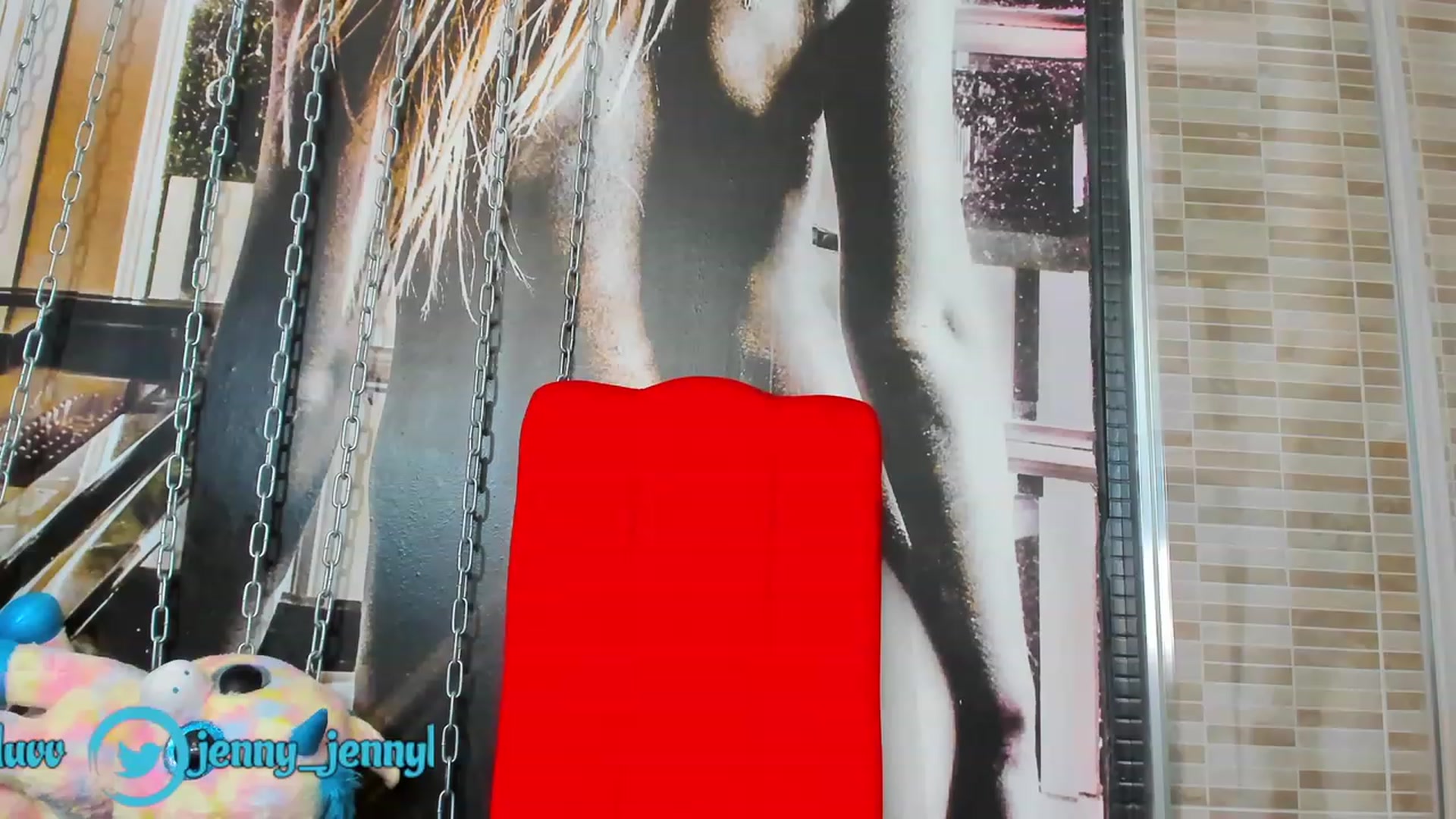 Gallery image thumbnail from JenniferLuvv's myfreecams stream on, 05/17/2023, 12:28 image 7 of 20