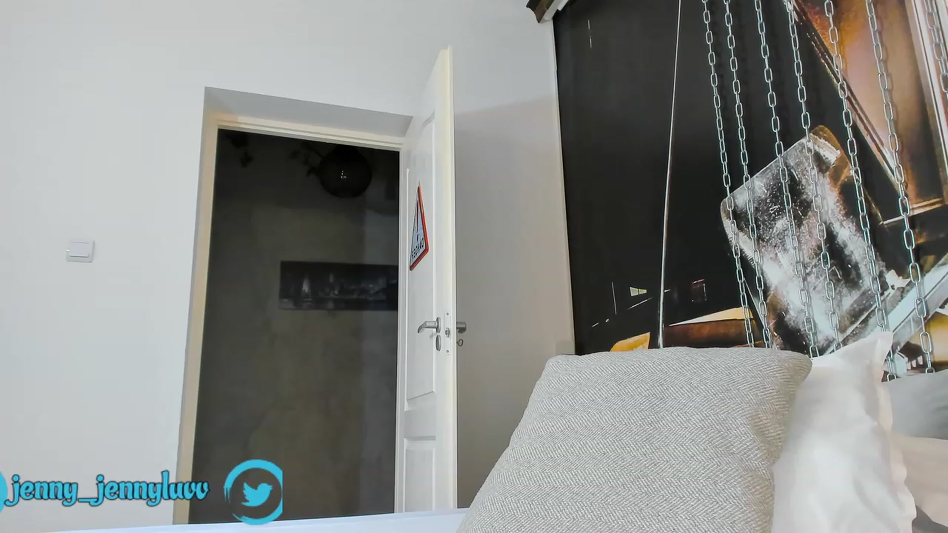 Gallery image thumbnail from JenniferLuvv's myfreecams stream on, 06/05/2023, 13:58 image 7 of 20