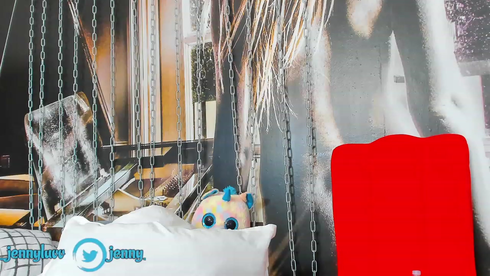 Gallery image thumbnail from JenniferLuvv's myfreecams stream on, 06/06/2023, 10:54 image 12 of 20