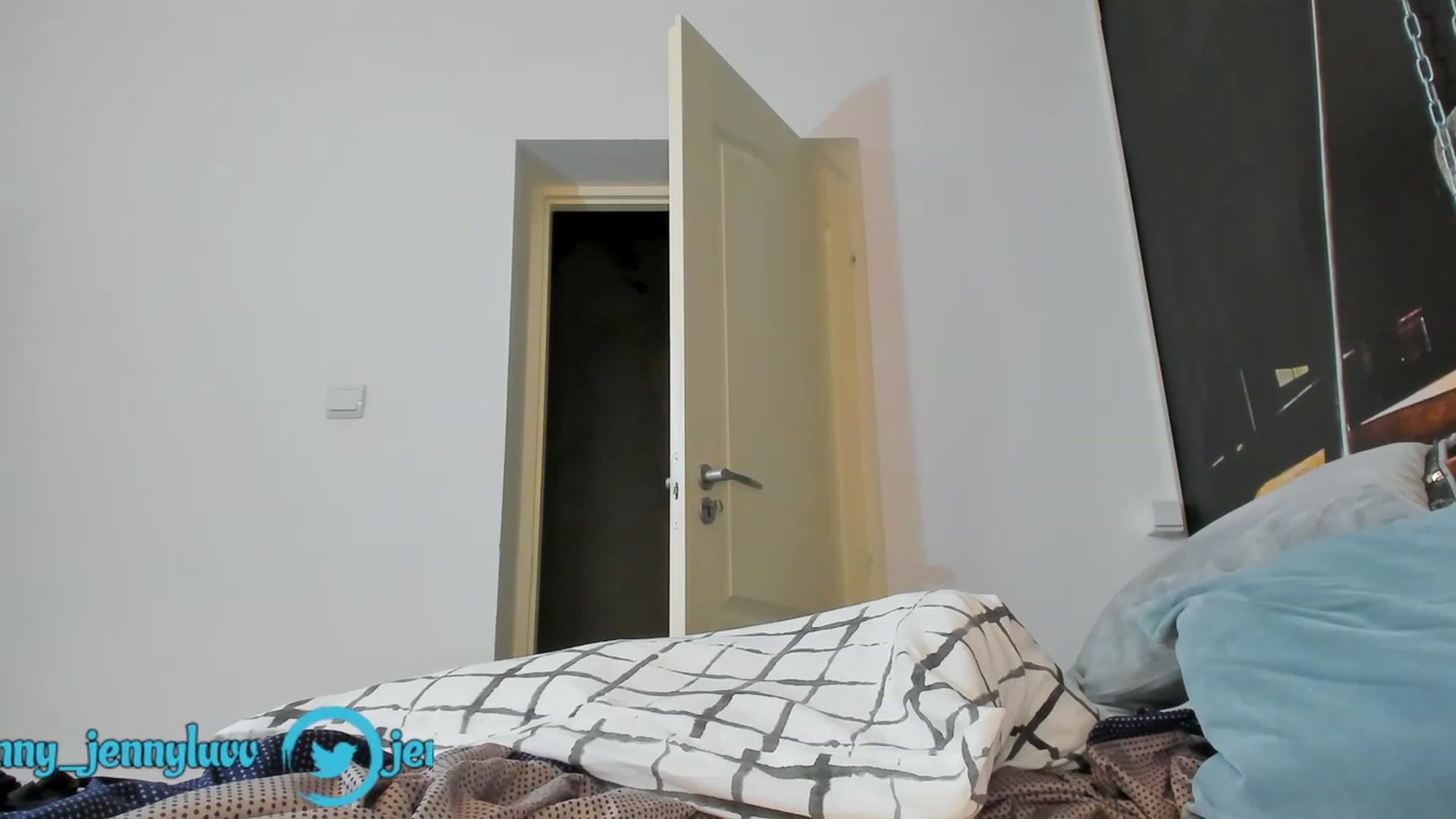 Gallery image thumbnail from JenniferLuvv's myfreecams stream on, 06/16/2023, 12:33 image 17 of 20