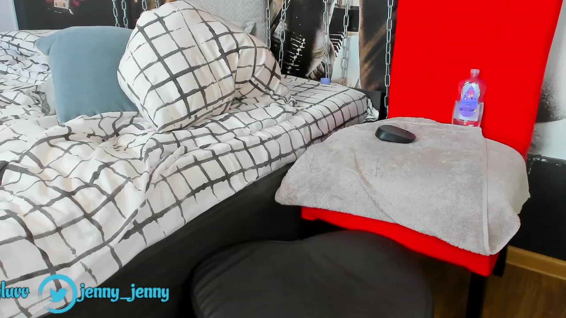 Gallery image thumbnail from JenniferLuvv's myfreecams stream on, 06/30/2023, 09:34 image 15 of 20
