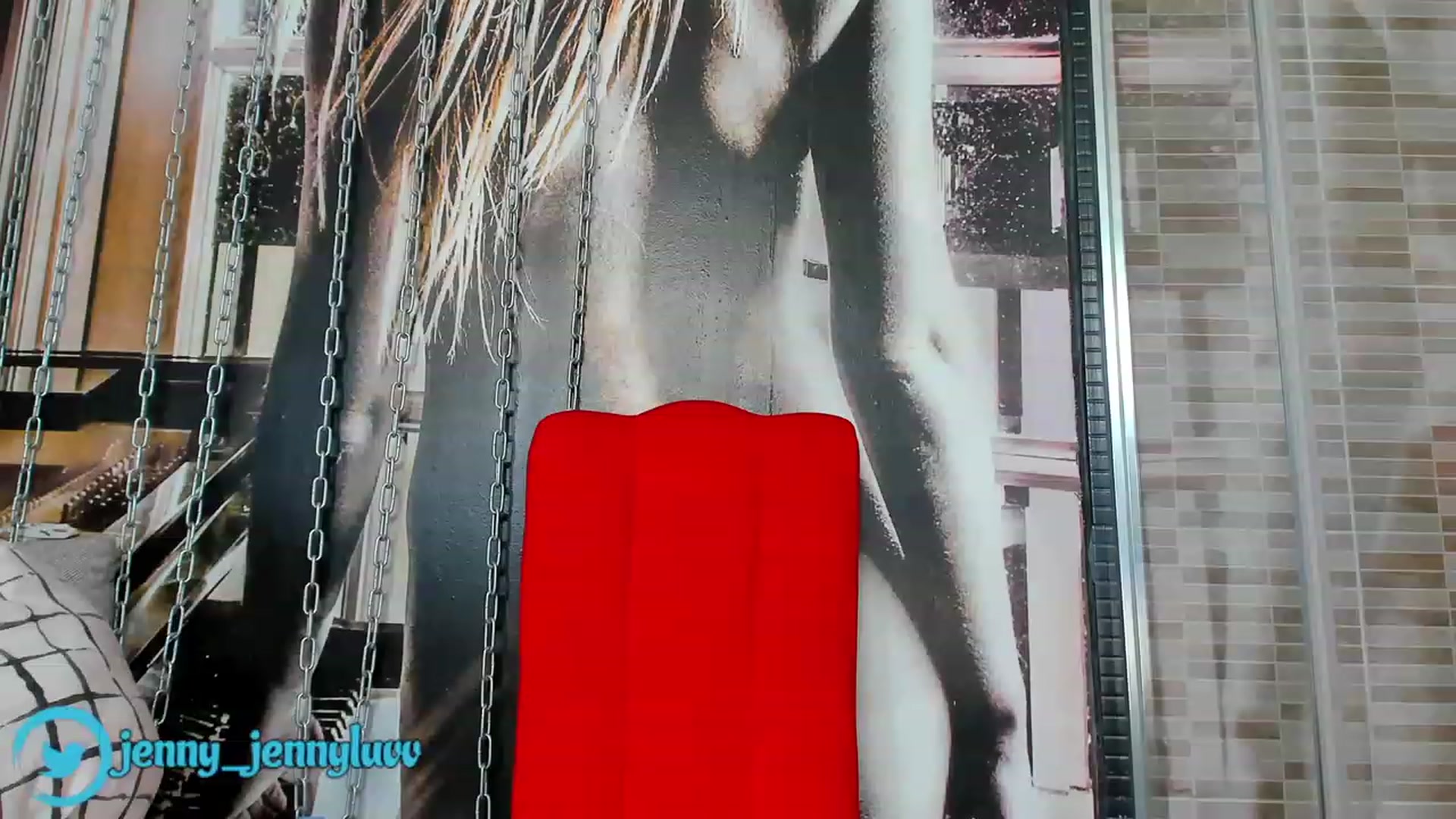 Gallery image thumbnail from JenniferLuvv's myfreecams stream on, 06/30/2023, 11:43 image 19 of 20