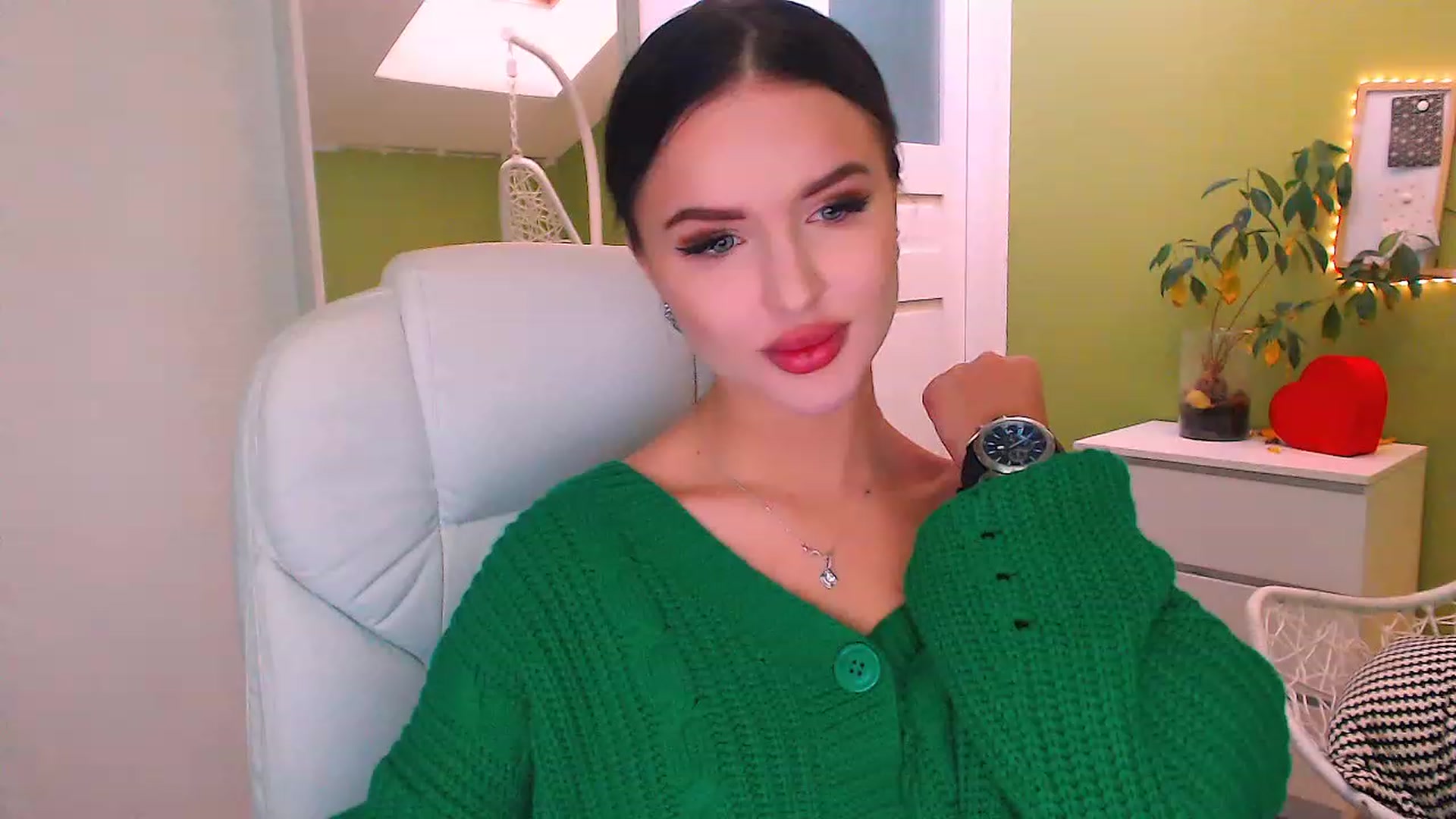 Gallery image thumbnail from JenniferMoris's myfreecams stream on, 11/18/2022, 11:51 image 4 of 20