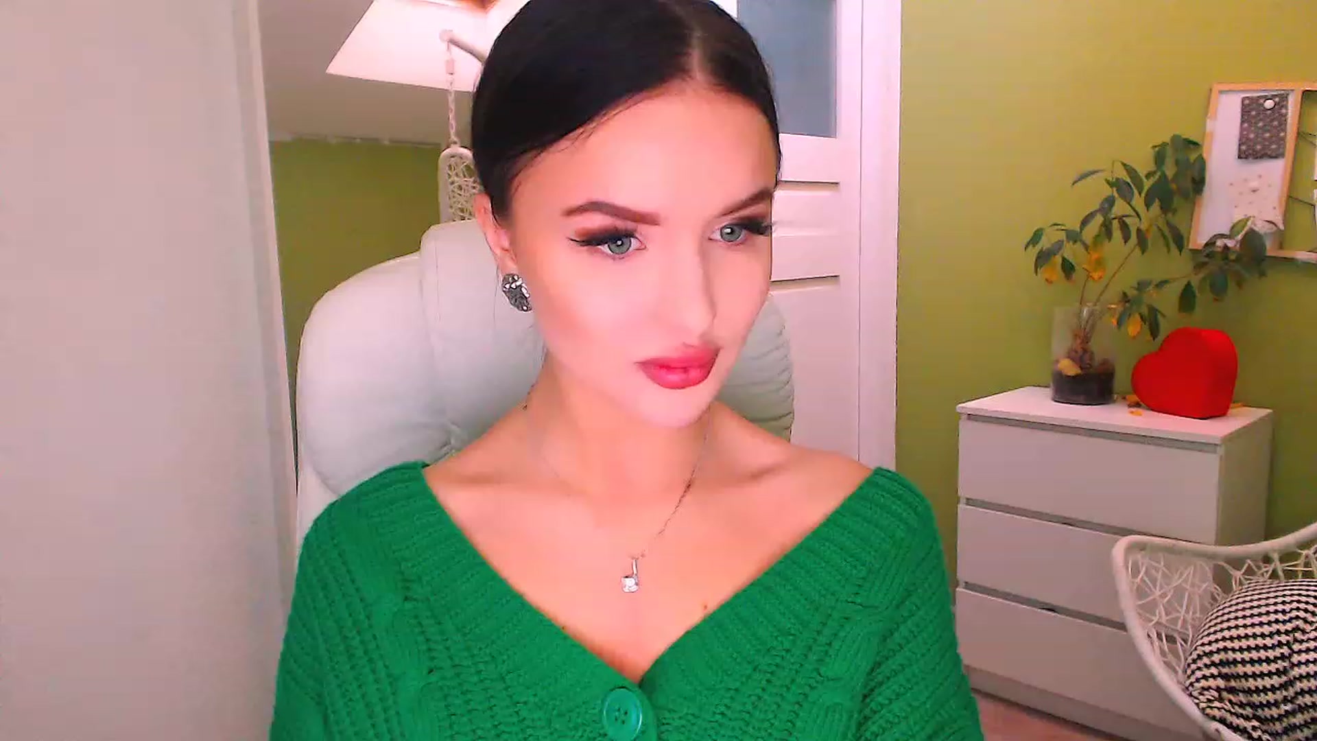 Gallery image thumbnail from JenniferMoris's myfreecams stream on, 11/18/2022, 11:51 image 20 of 20
