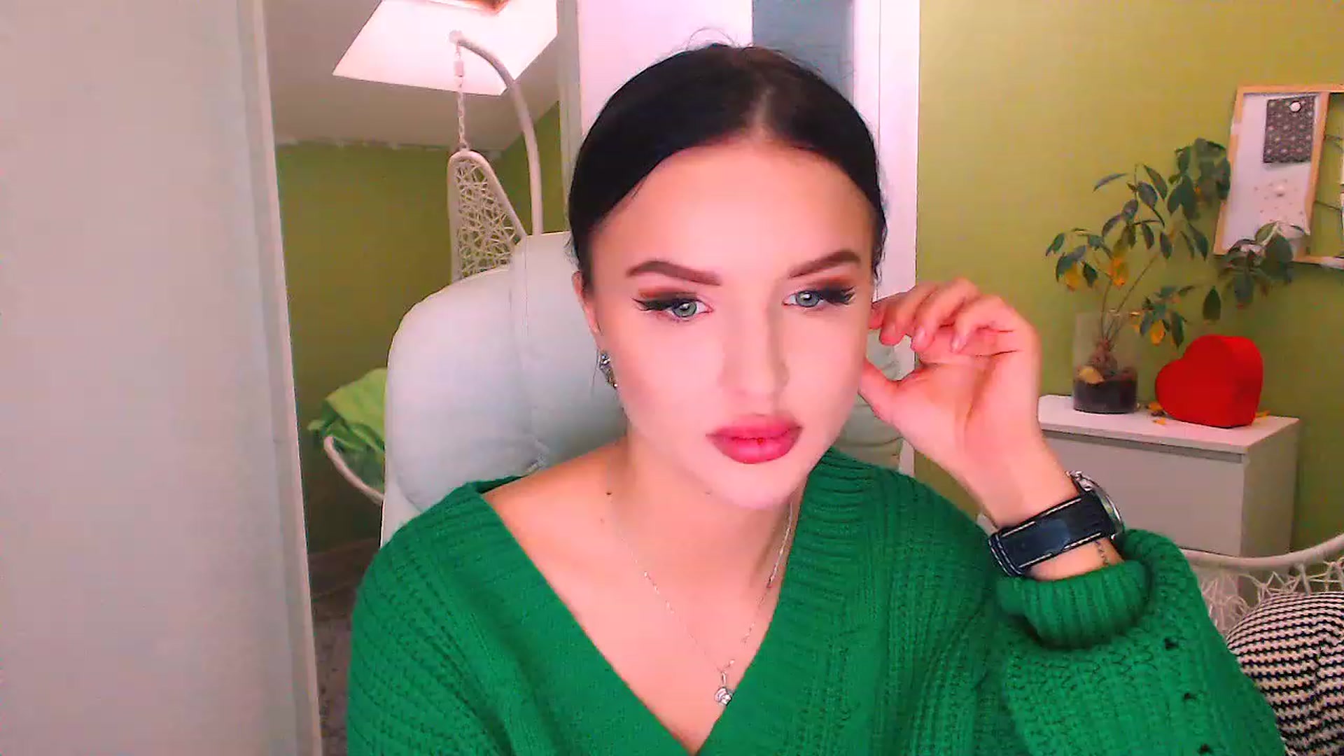 Gallery image thumbnail from JenniferMoris's myfreecams stream on, 11/18/2022, 13:06 image 9 of 20
