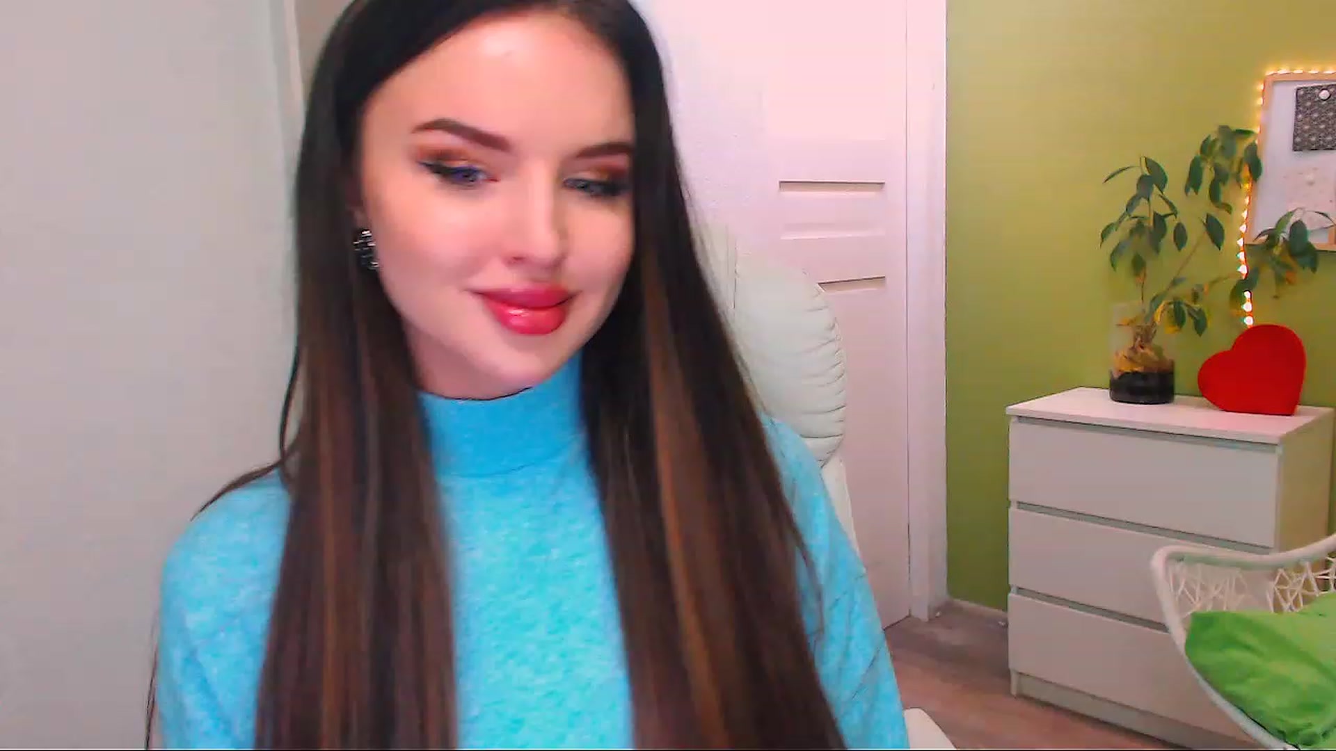 Gallery image thumbnail from JenniferMoris's myfreecams stream on, 11/22/2022, 12:00 image 1 of 20
