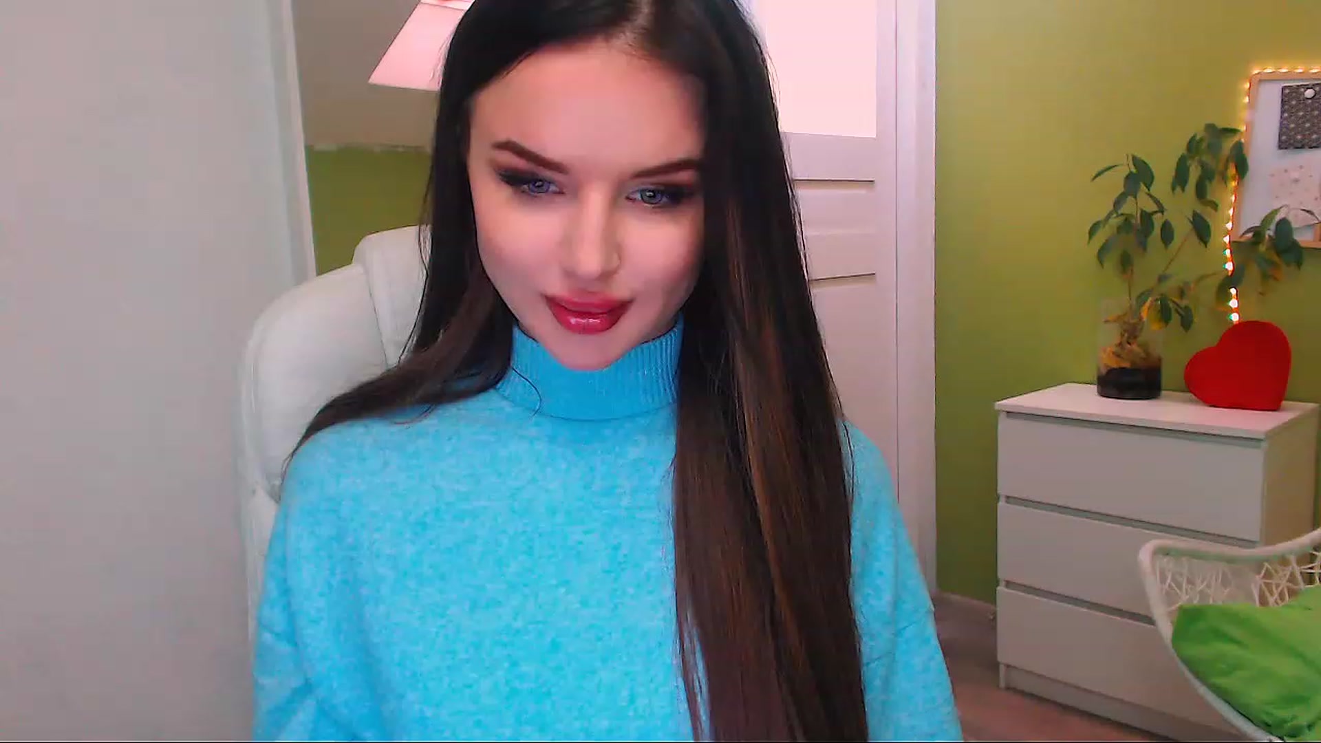 Gallery image thumbnail from JenniferMoris's myfreecams stream on, 11/22/2022, 12:00 image 2 of 20