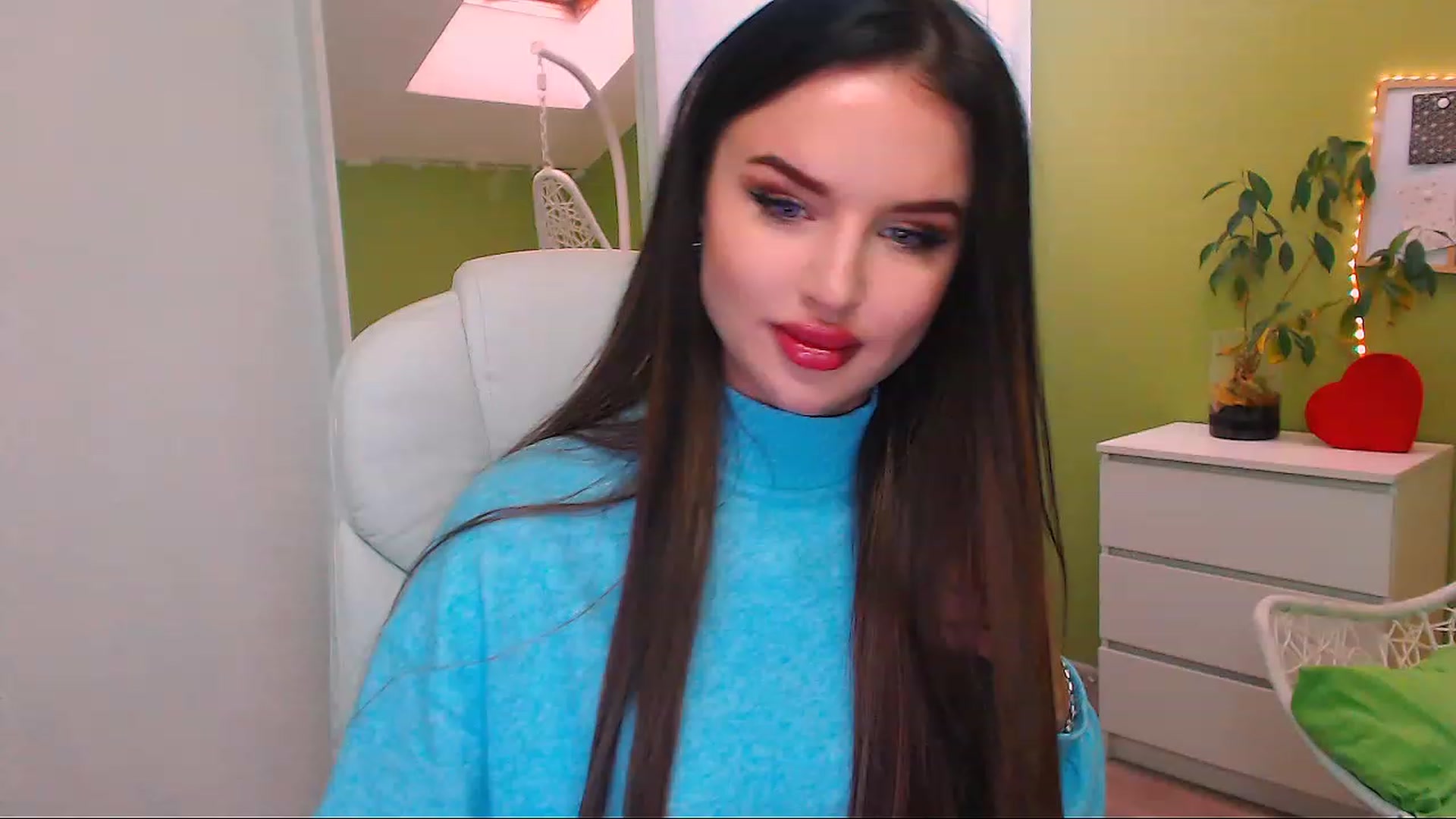 Gallery image thumbnail from JenniferMoris's myfreecams stream on, 11/22/2022, 12:00 image 3 of 20
