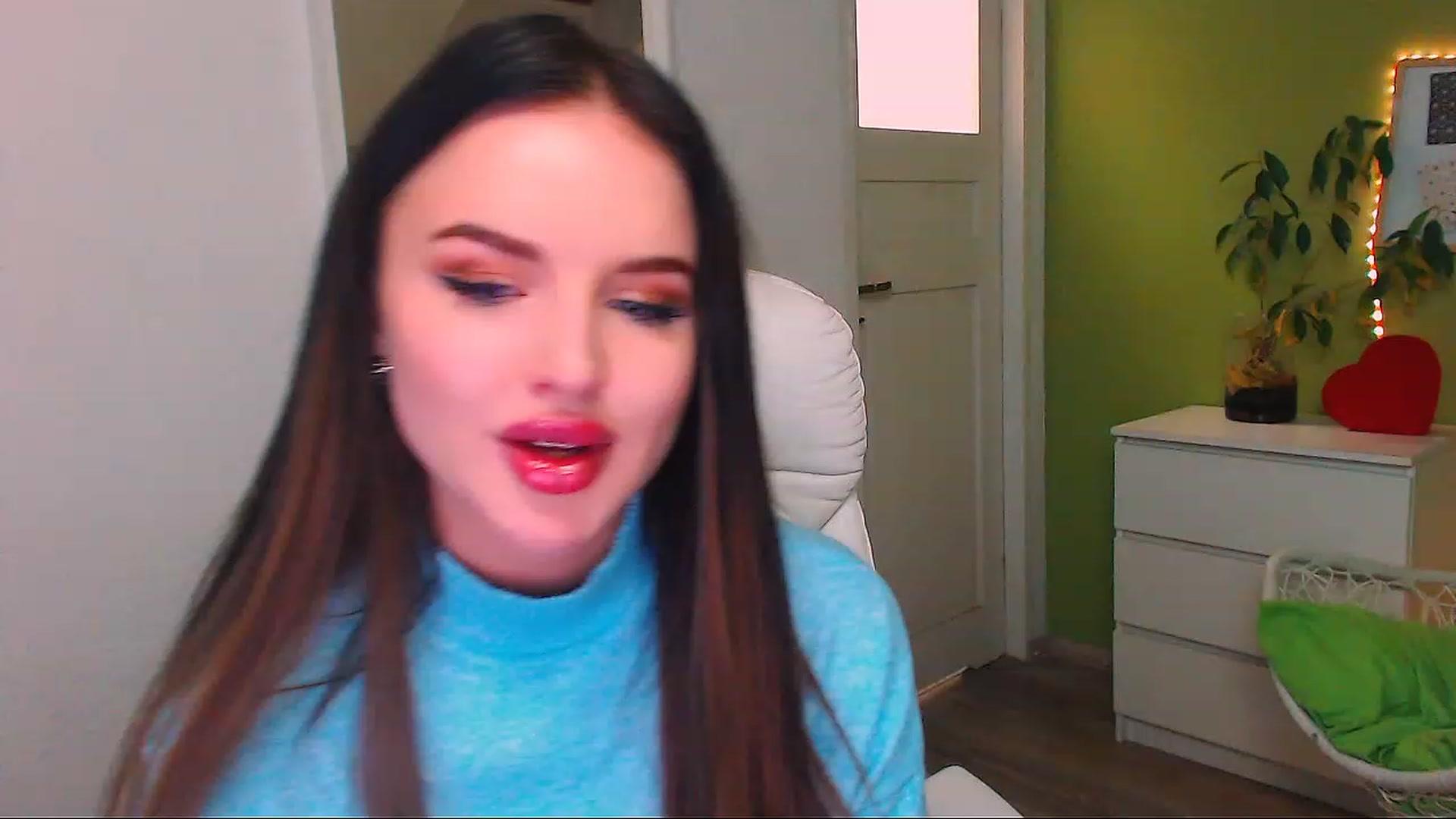 Gallery image thumbnail from JenniferMoris's myfreecams stream on, 11/22/2022, 16:25 image 1 of 20