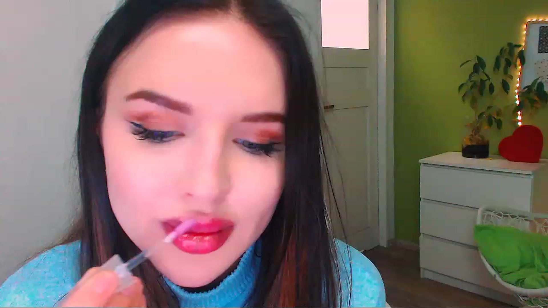 Gallery image thumbnail from JenniferMoris's myfreecams stream on, 11/22/2022, 16:56 image 10 of 20