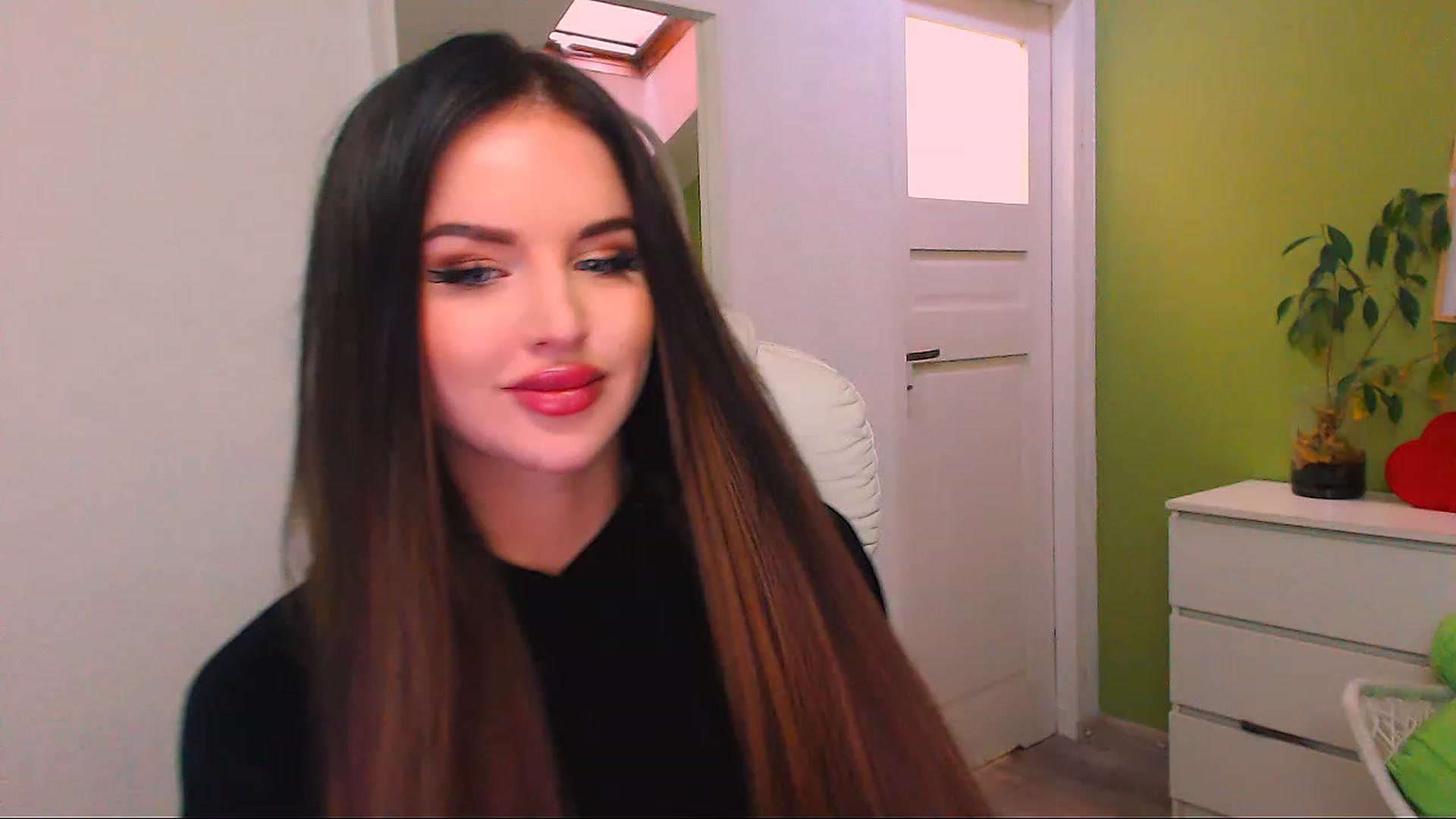 Gallery image thumbnail from JenniferMoris's myfreecams stream on, 11/23/2022, 12:14 image 9 of 20