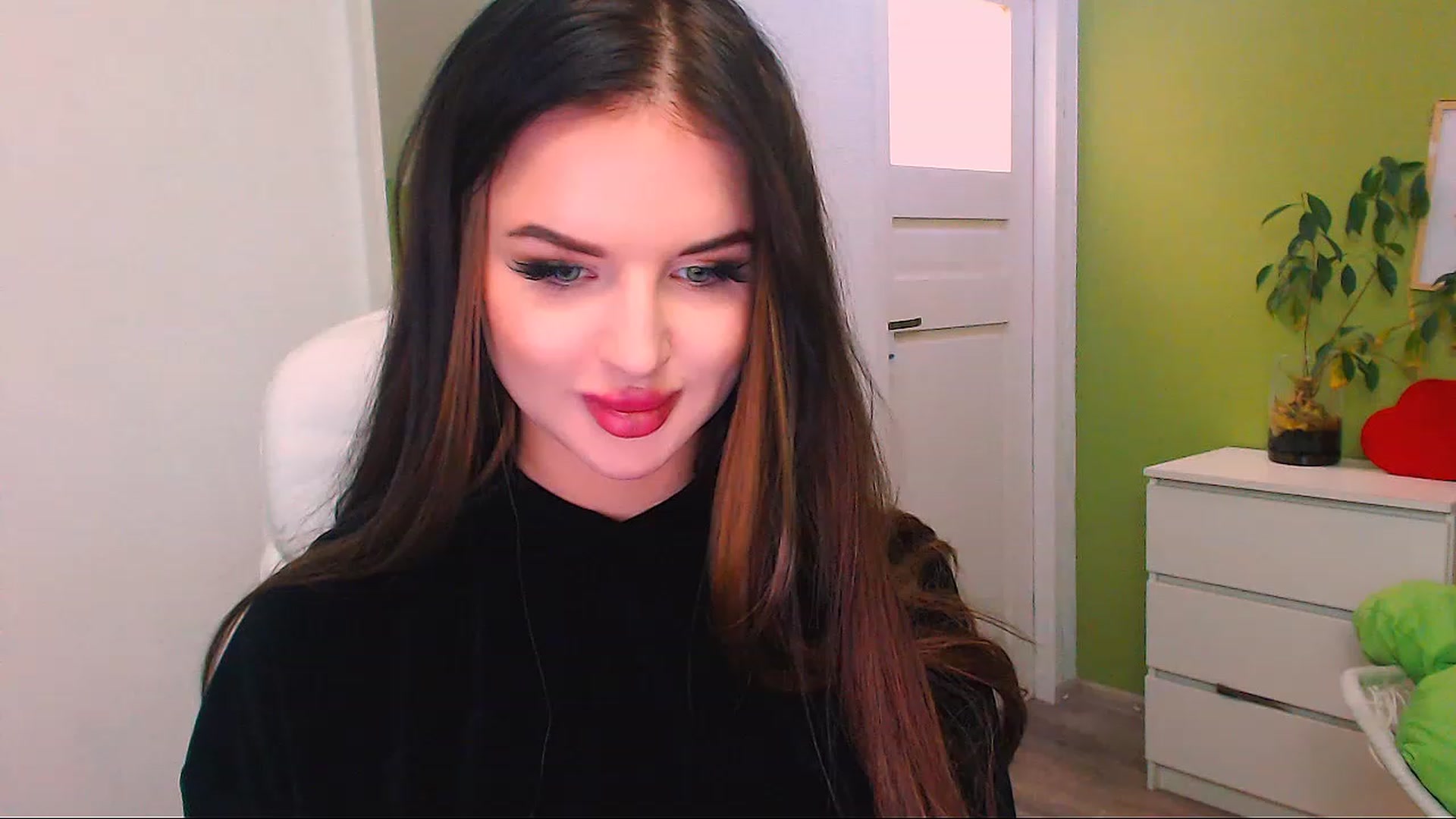 Gallery image thumbnail from JenniferMoris's myfreecams stream on, 11/23/2022, 12:31 image 13 of 20
