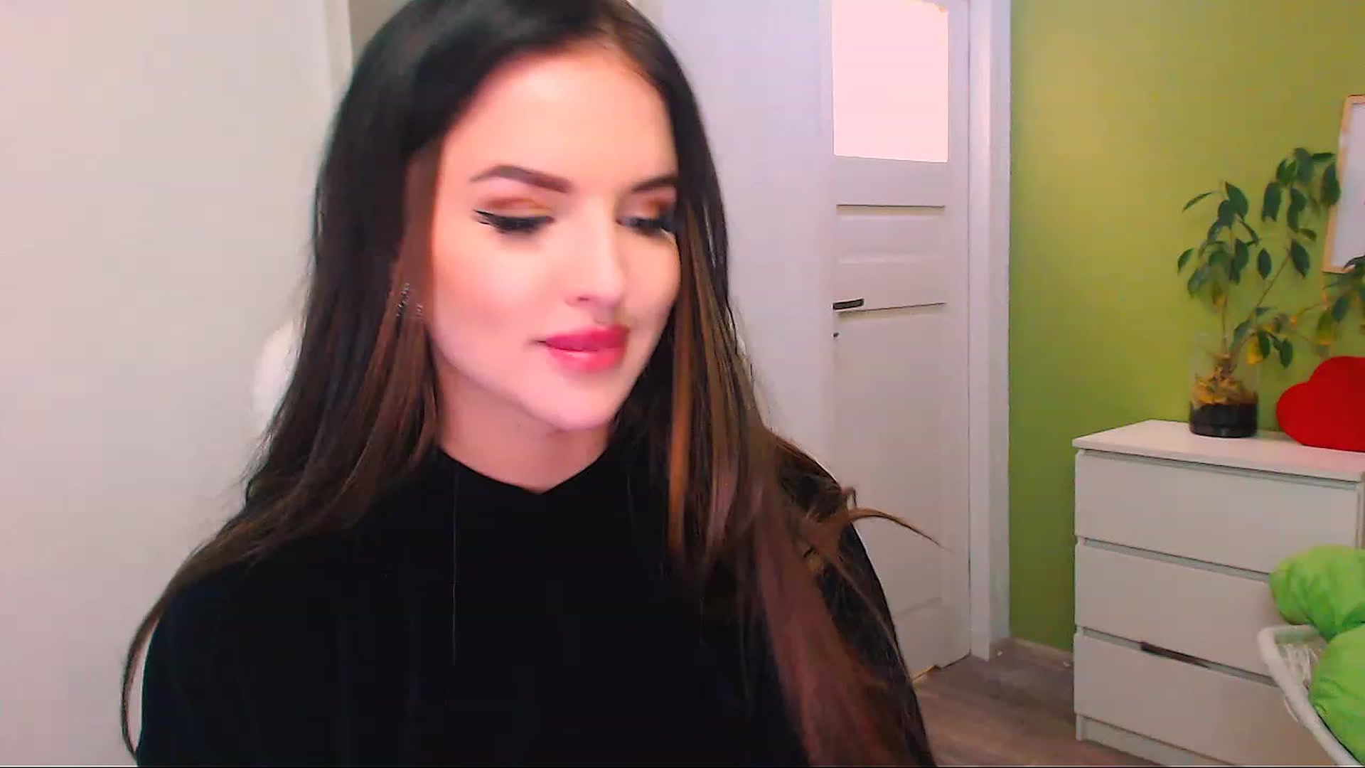 Gallery image thumbnail from JenniferMoris's myfreecams stream on, 11/23/2022, 12:31 image 15 of 20