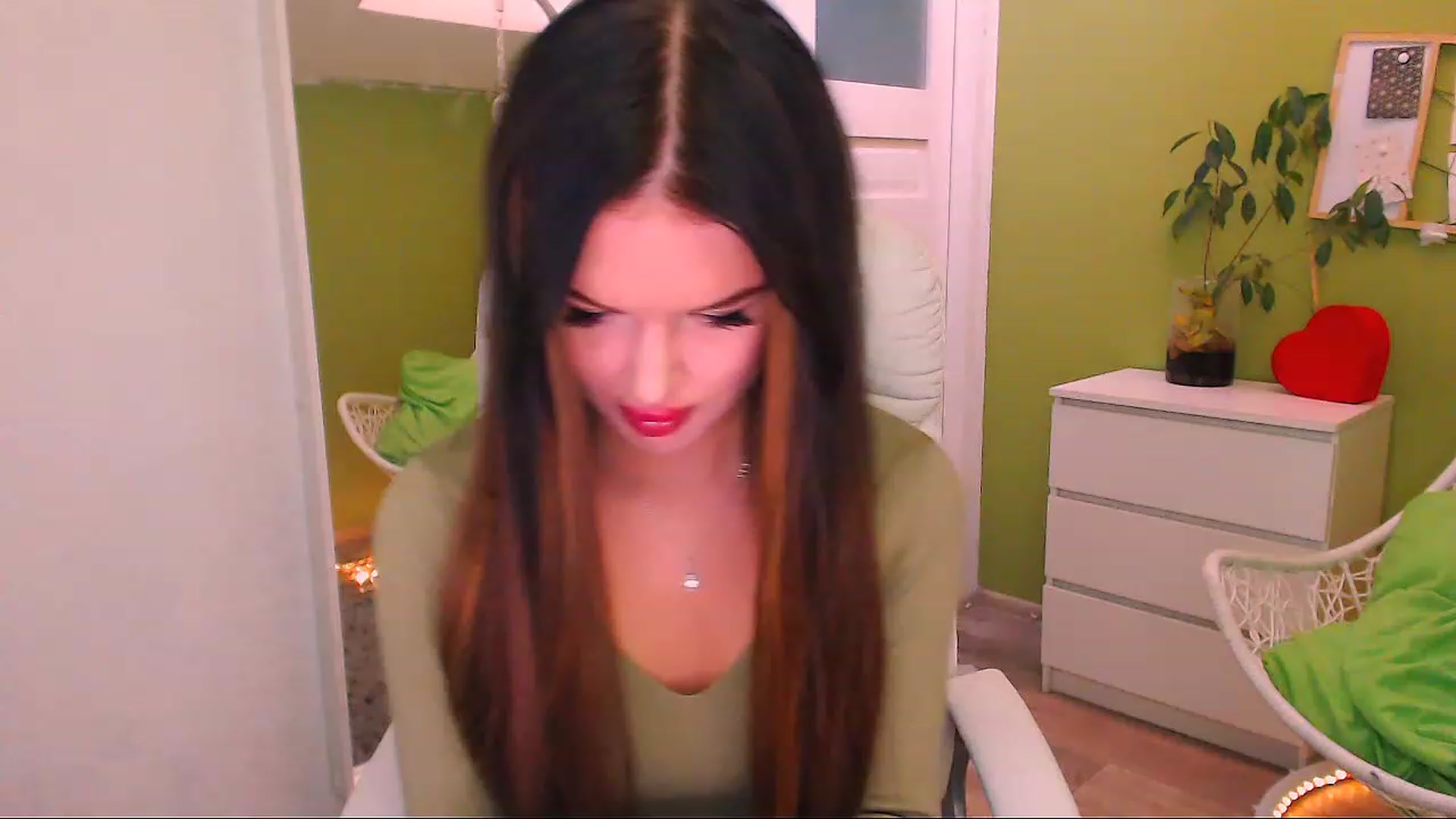 Gallery image thumbnail from JenniferMoris's myfreecams stream on, 11/25/2022, 11:31 image 11 of 20