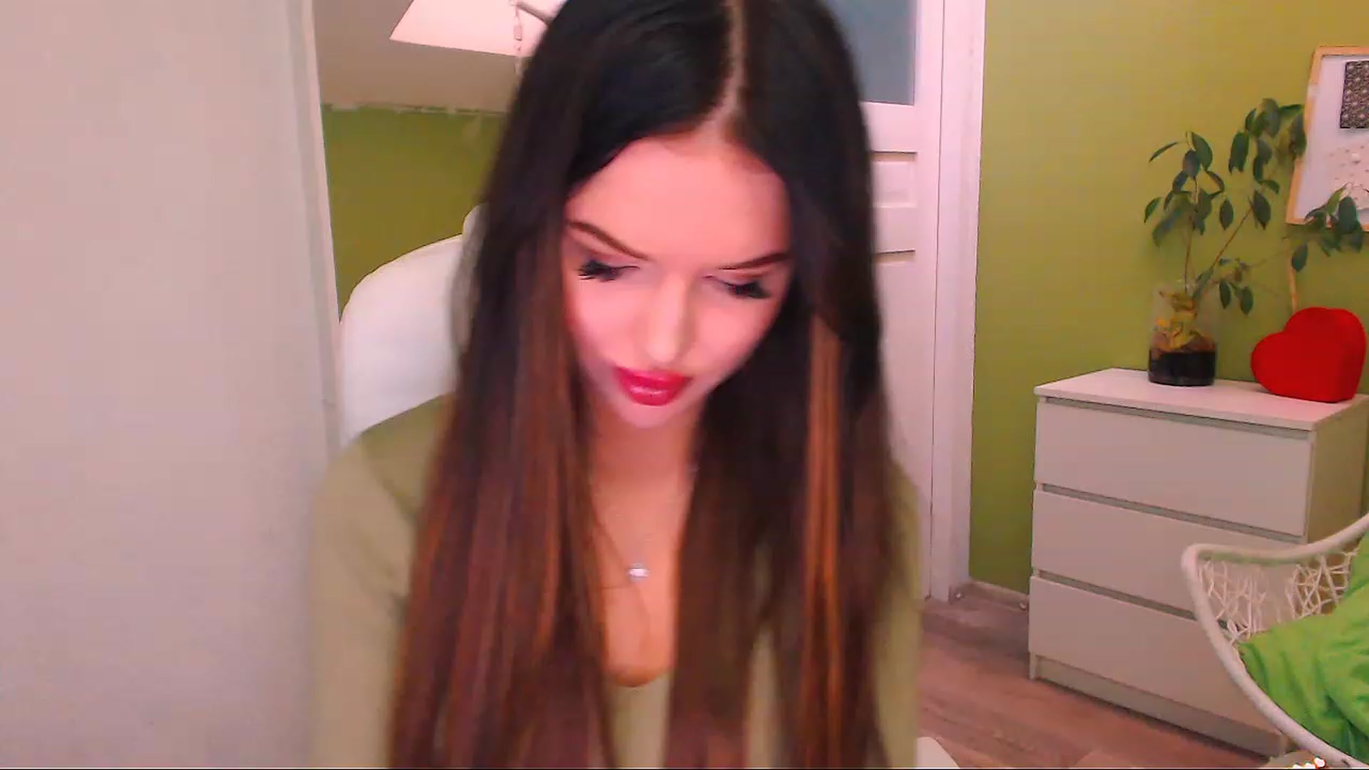Gallery image thumbnail from JenniferMoris's myfreecams stream on, 11/25/2022, 11:31 image 18 of 20