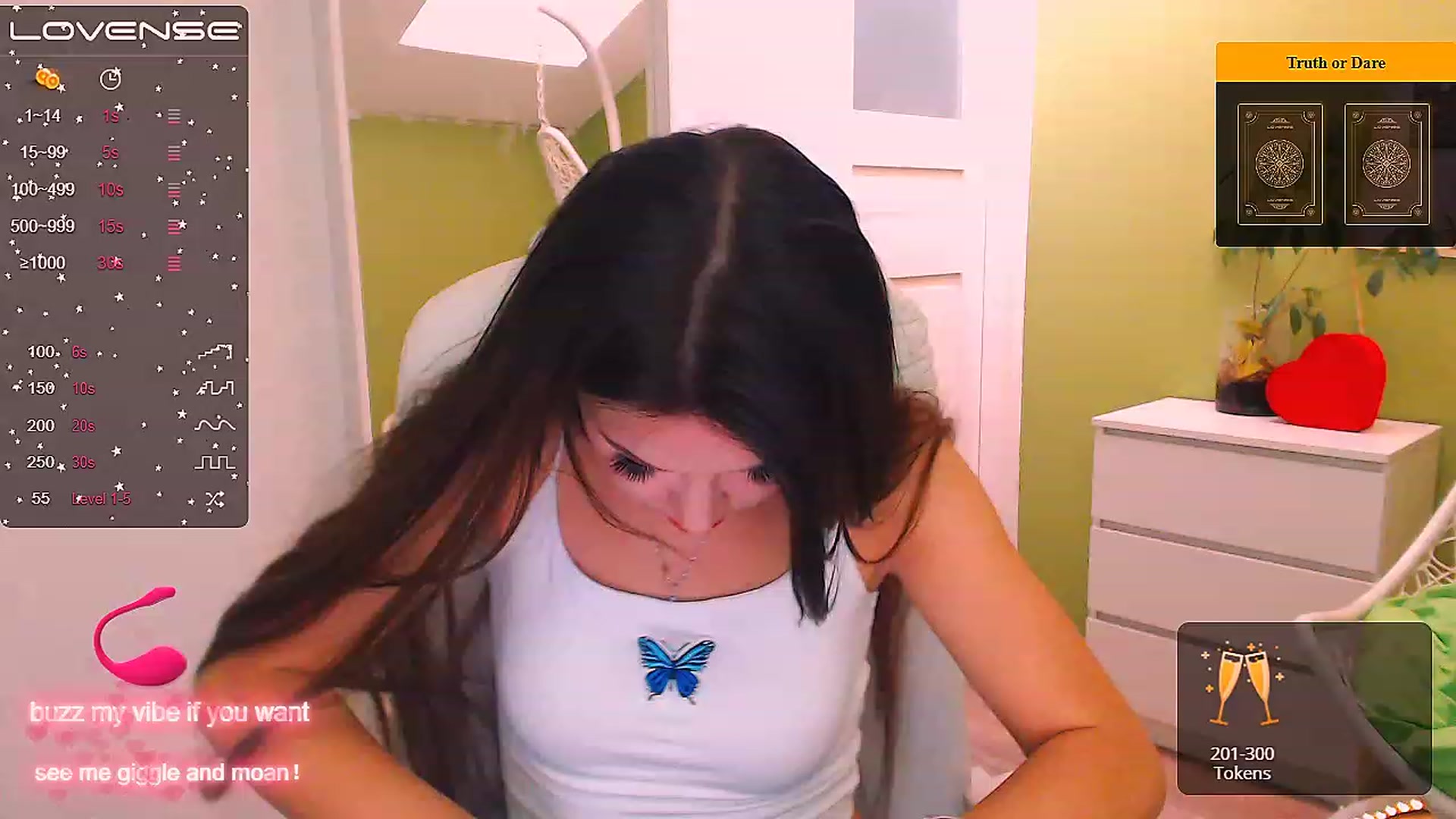 Gallery image thumbnail from JenniferMoris's myfreecams stream on, 11/28/2022, 09:54 image 2 of 20