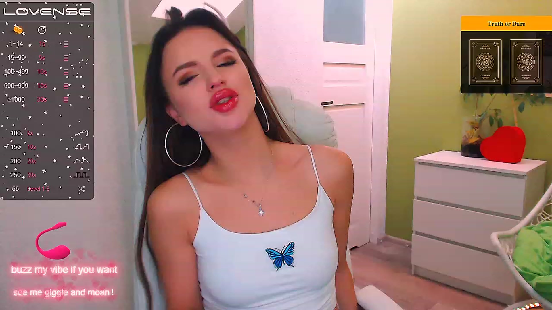 Gallery image thumbnail from JenniferMoris's myfreecams stream on, 11/28/2022, 09:54 image 3 of 20