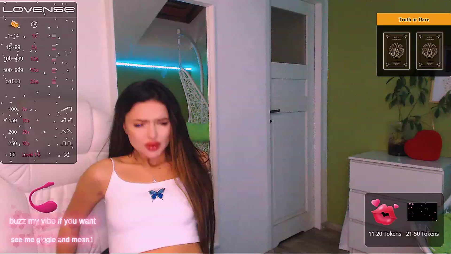 Gallery image thumbnail from JenniferMoris's myfreecams stream on, 11/28/2022, 16:02 image 17 of 20