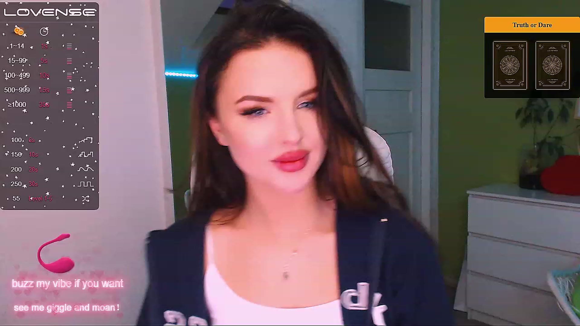 Gallery image thumbnail from JenniferMoris's myfreecams stream on, 11/28/2022, 16:02 image 13 of 20